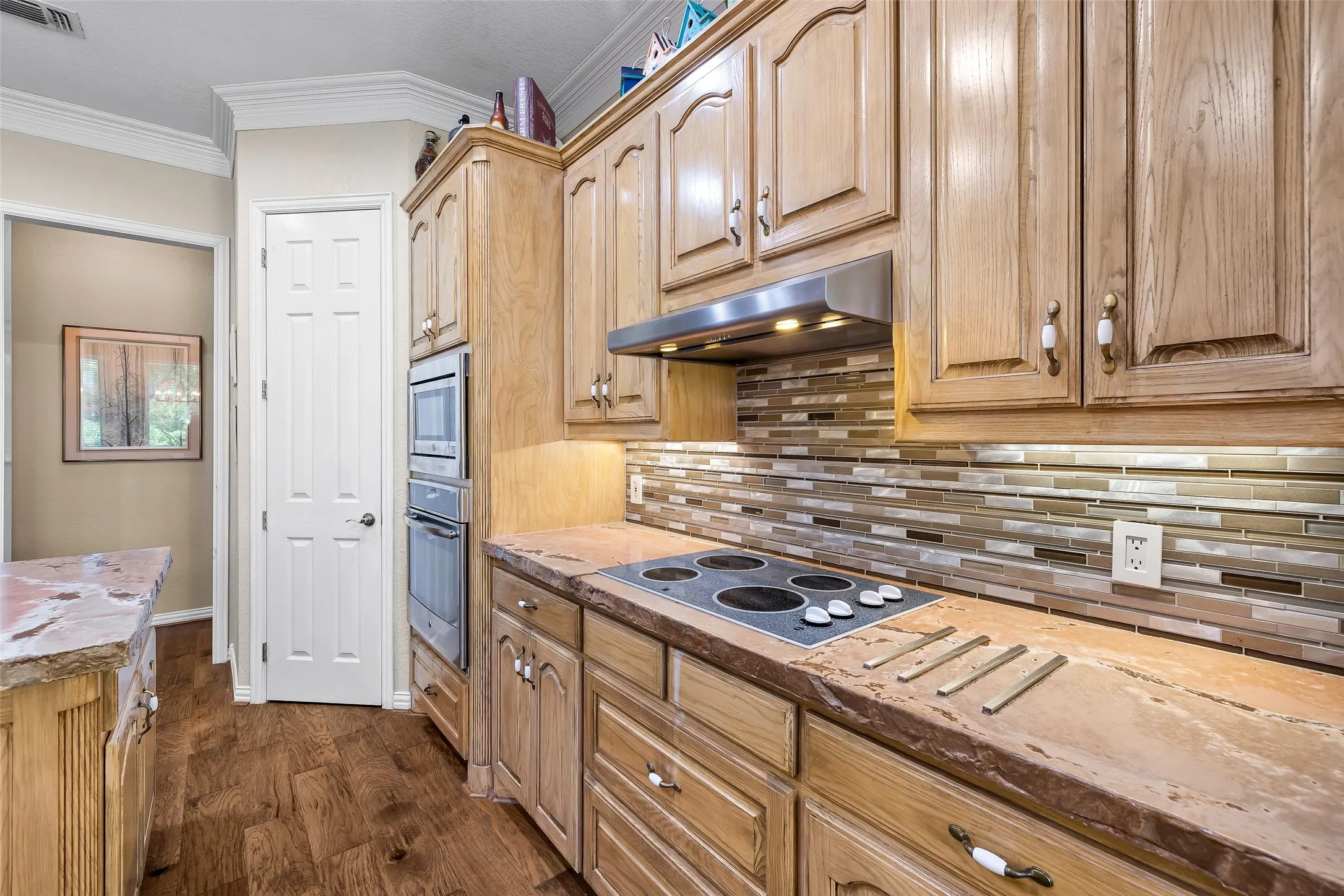 Single Family Residence For Sale in Hood County , 5612 Equestrian Court, Granbury, Texas 76049, 3 Bedroom, 3 Bathroom, 3 Garage spaces, 2,788 Sqft, built in 1998, mls#21319444, Real Estate Agent in Granbury, Homes For Sale in Hood county, Homes For Sale in Granbury, Realtor in Granbury Texas, Real Estate Brokerage Independent Realty Texas, Luminita Cordes Realtor
