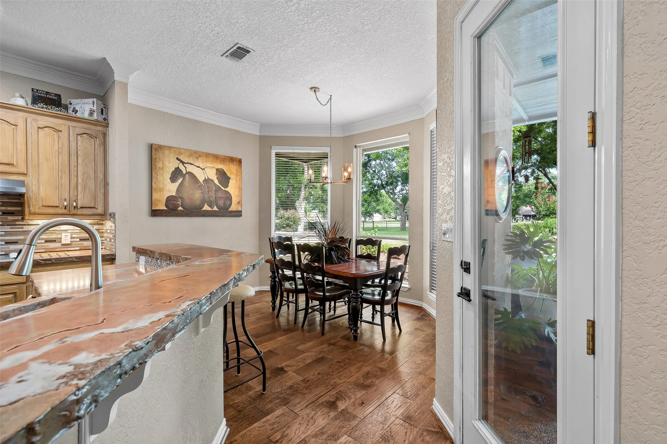 Single Family Residence For Sale in Hood County , 5612 Equestrian Court, Granbury, Texas 76049, 3 Bedroom, 3 Bathroom, 3 Garage spaces, 2,788 Sqft, built in 1998, mls#21319444, Real Estate Agent in Granbury, Homes For Sale in Hood county, Homes For Sale in Granbury, Realtor in Granbury Texas, Real Estate Brokerage Independent Realty Texas, Luminita Cordes Realtor