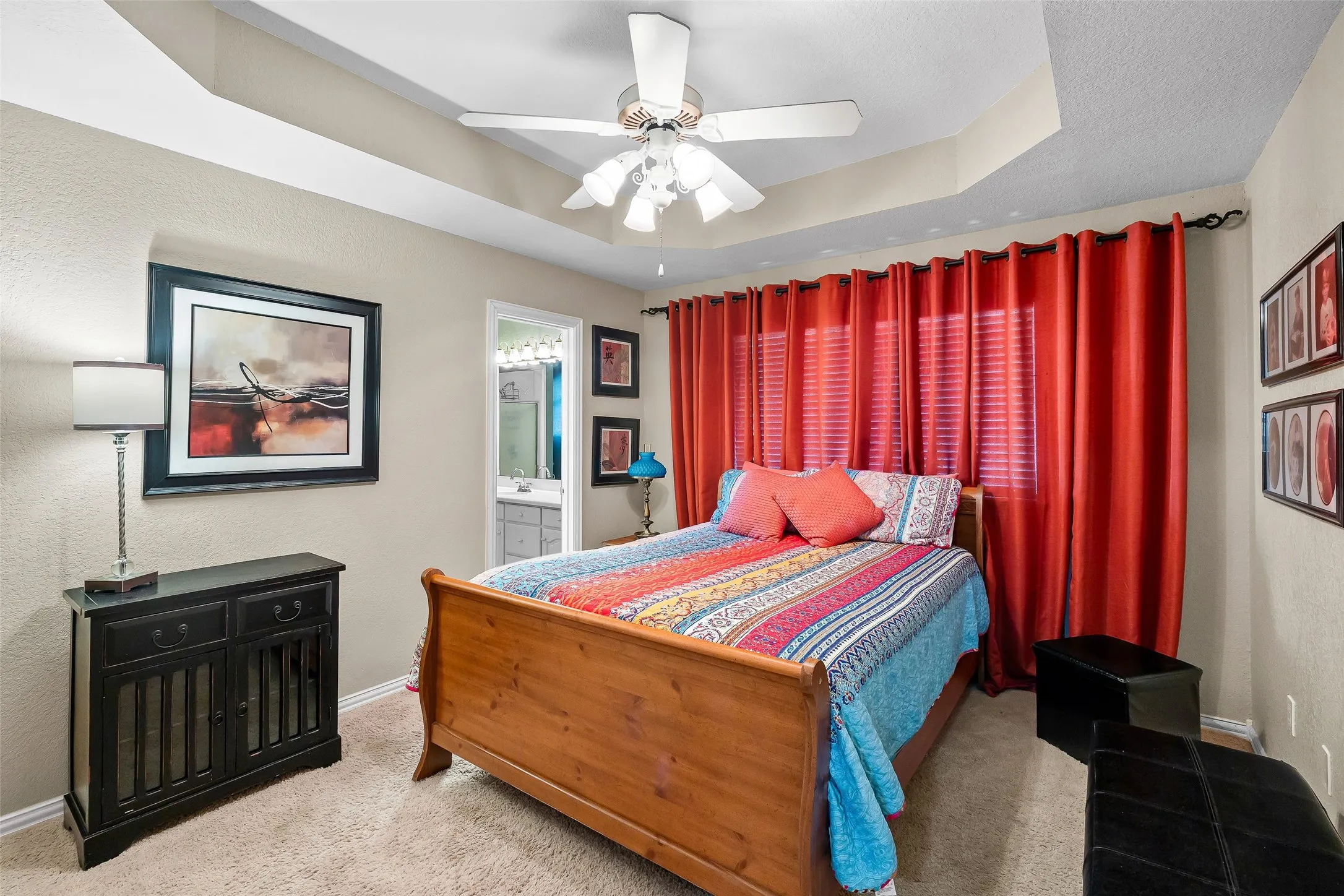 Single Family Residence For Sale in Hood County , 5612 Equestrian Court, Granbury, Texas 76049, 3 Bedroom, 3 Bathroom, 3 Garage spaces, 2,788 Sqft, built in 1998, mls#21319444, Real Estate Agent in Granbury, Homes For Sale in Hood county, Homes For Sale in Granbury, Realtor in Granbury Texas, Real Estate Brokerage Independent Realty Texas, Luminita Cordes Realtor