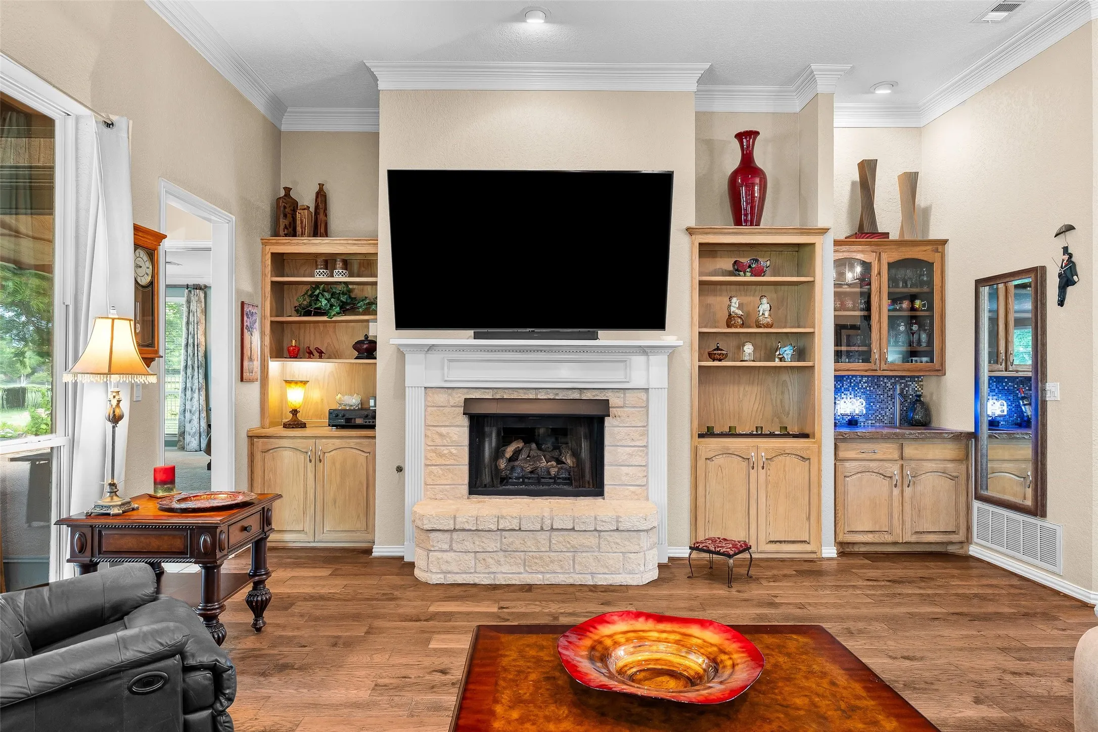 Single Family Residence For Sale in Hood County , 5612 Equestrian Court, Granbury, Texas 76049, 3 Bedroom, 3 Bathroom, 3 Garage spaces, 2,788 Sqft, built in 1998, mls#21319444, Real Estate Agent in Granbury, Homes For Sale in Hood county, Homes For Sale in Granbury, Realtor in Granbury Texas, Real Estate Brokerage Independent Realty Texas, Luminita Cordes Realtor