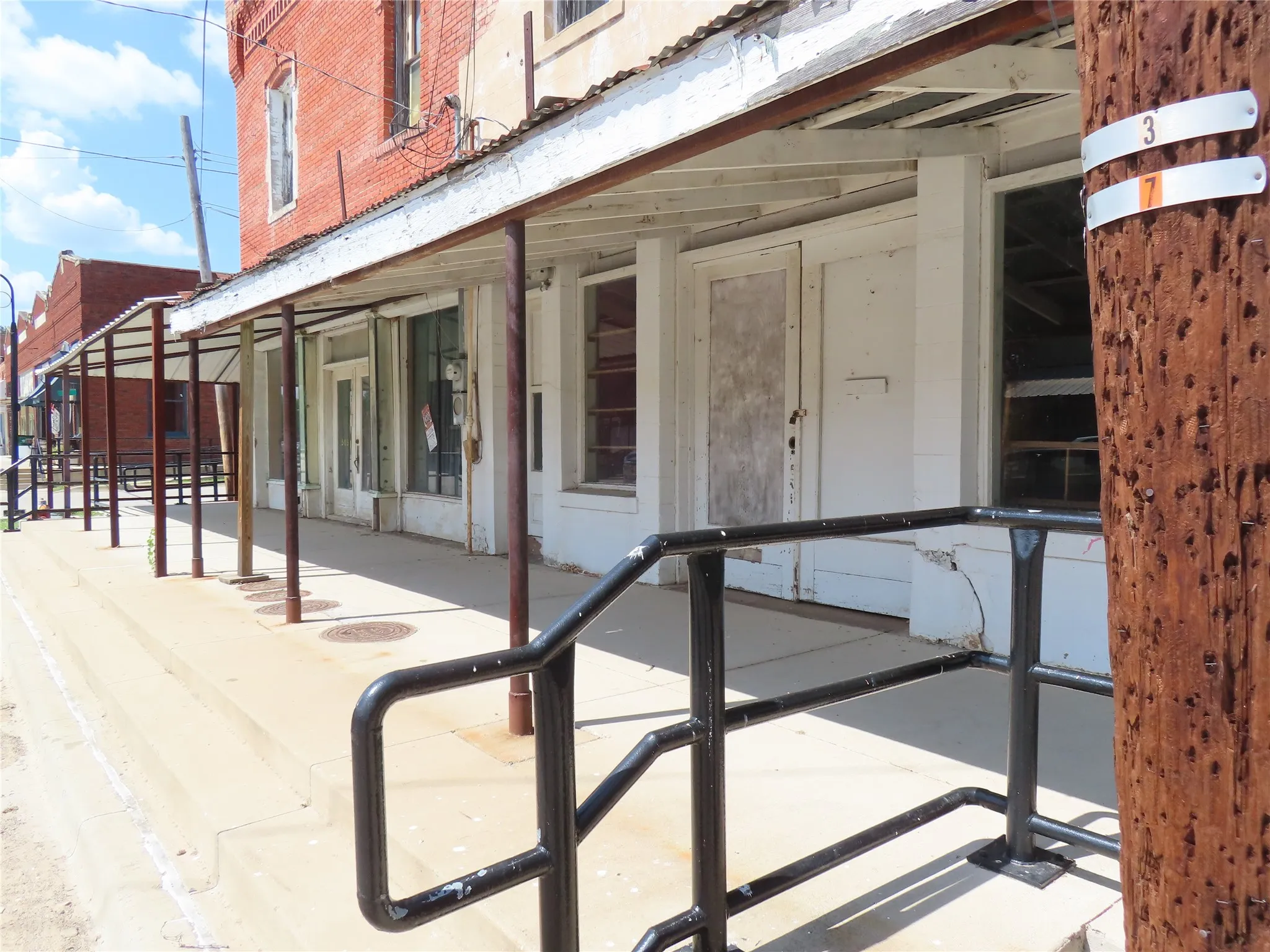 Business For Sale in Kaufman County , 307 N Main Street, Kemp, Texas 75143, 0, 0, Garage spaces, 0 Sqft, built in 1900, mls#21320583, Real Estate Agent in Kemp, Homes For Sale in Kaufman county, Homes For Sale in Kemp, Realtor in Kemp Texas, Real Estate Brokerage Independent Realty Texas, Luminita Cordes Realtor