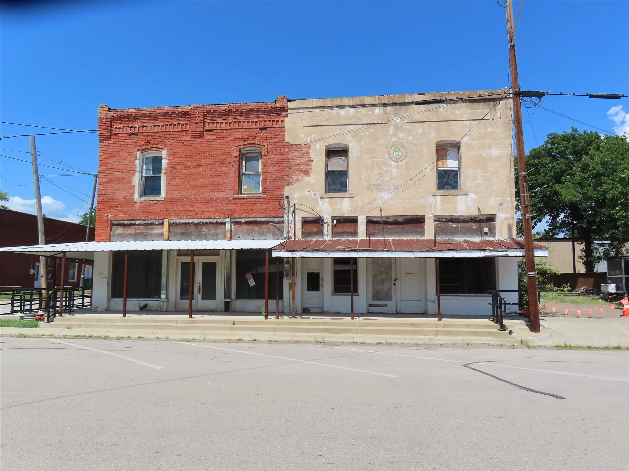 Business For Sale in Kaufman County , 307 N Main Street, Kemp, Texas 75143, 0, 0, Garage spaces, 0 Sqft, built in 1900, mls#21320583, Real Estate Agent in Kemp, Homes For Sale in Kaufman county, Homes For Sale in Kemp, Realtor in Kemp Texas, Real Estate Brokerage Independent Realty Texas, Luminita Cordes Realtor