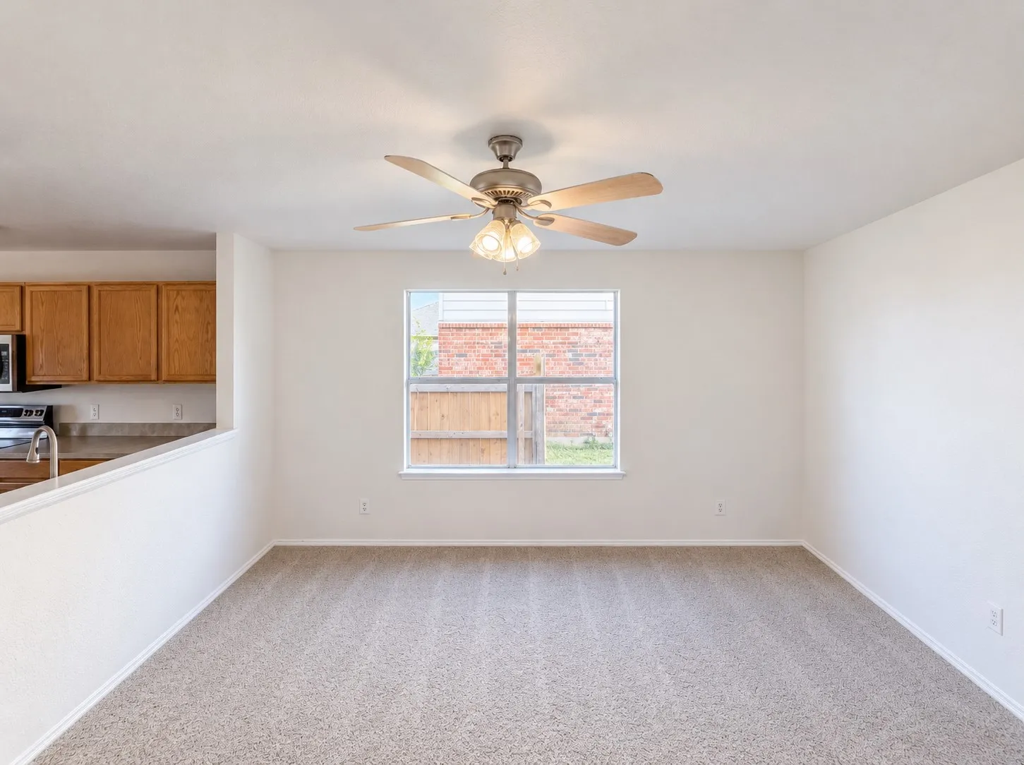 Single Family Residence For Sale in Denton County , 525 Del Mar Drive, Ponder, Texas 76259, 5 Bedroom, 5 Bathroom, 3 Garage spaces, 3,255 Sqft, built in 2006, mls#21321043, Real Estate Agent in Ponder, Homes For Sale in Denton county, Homes For Sale in Ponder, Realtor in Ponder Texas, Real Estate Brokerage Independent Realty Texas, Luminita Cordes Realtor