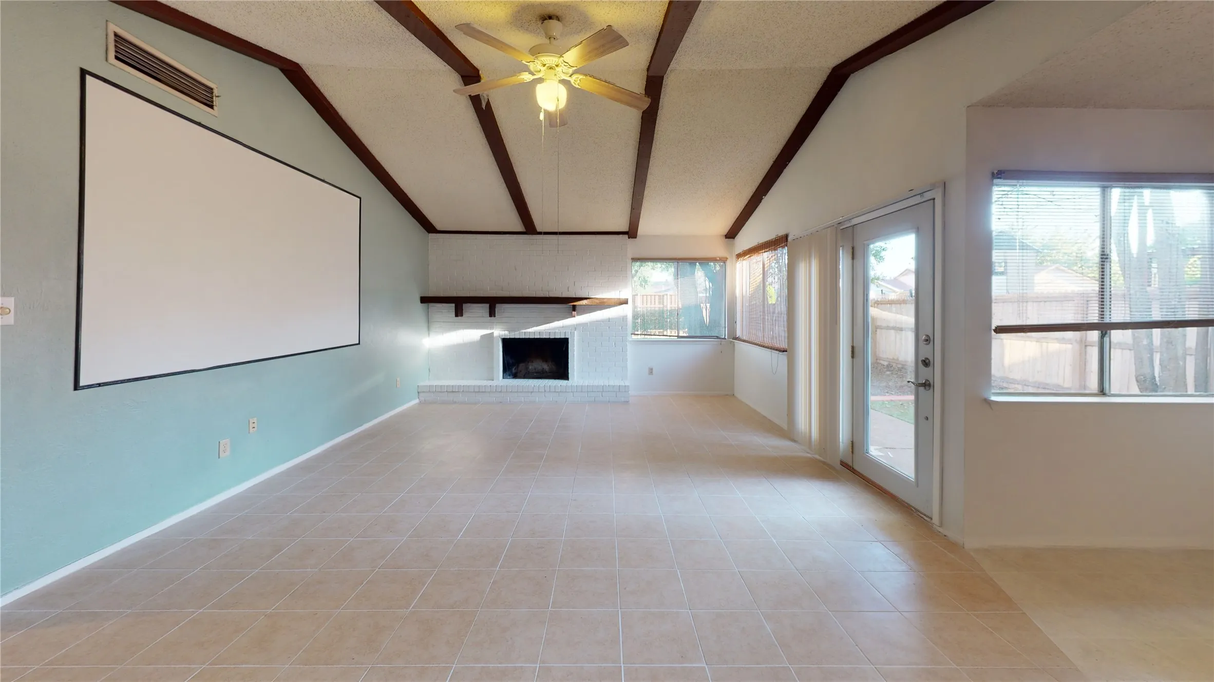 Single Family Residence For Rent in Dallas County , 1804 Windsong Trail, Richardson, Texas 75081, 3 Bedroom, 2 Bathroom, 2 Garage spaces, 1,802 Sqft, built in 1972, mls#21321216, Real Estate Agent in Richardson, Homes For Rent in Dallas county, Homes For Rent in Richardson, Realtor in Richardson Texas, Real Estate Brokerage Independent Realty Texas, Luminita Cordes Realtor