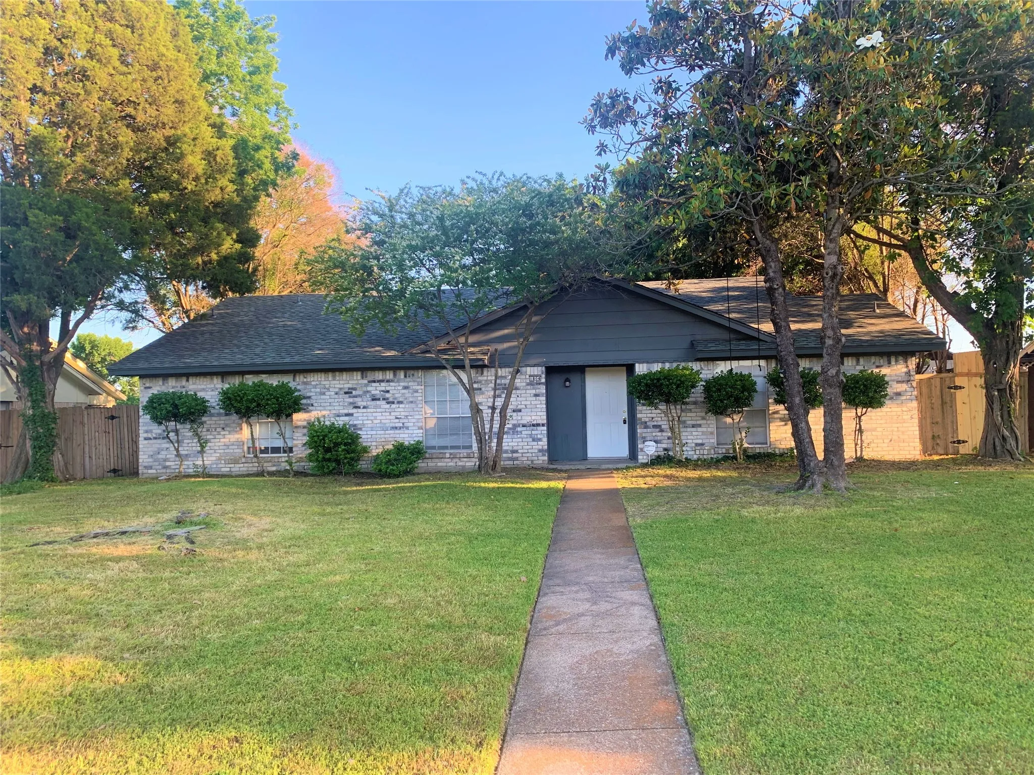 Single Family Residence For Rent in Dallas County , 1804 Windsong Trail, Richardson, Texas 75081, 3 Bedroom, 2 Bathroom, 2 Garage spaces, 1,802 Sqft, built in 1972, mls#21321216, Real Estate Agent in Richardson, Homes For Rent in Dallas county, Homes For Rent in Richardson, Realtor in Richardson Texas, Real Estate Brokerage Independent Realty Texas, Luminita Cordes Realtor