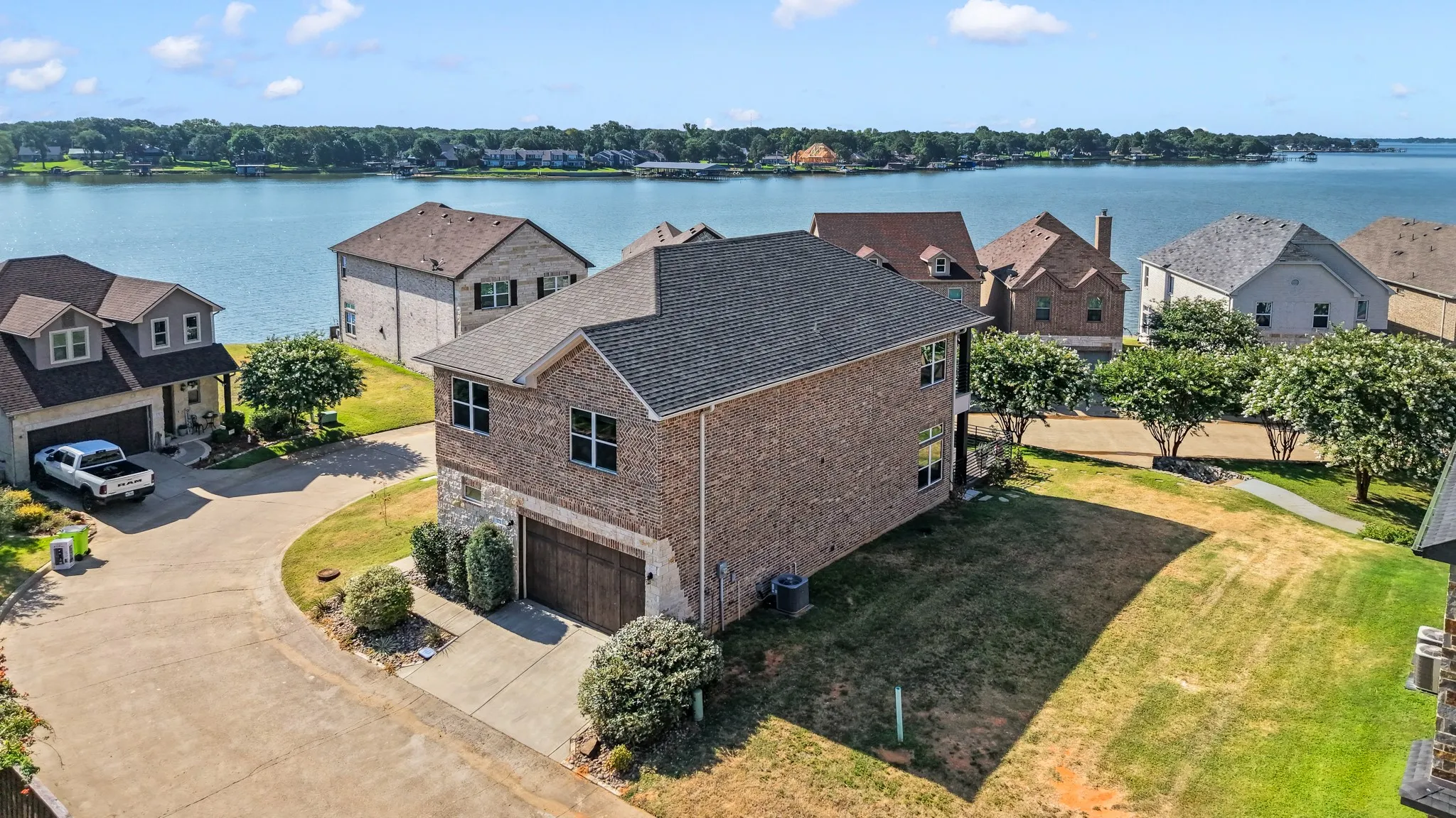 Single Family Residence For Sale in Henderson County , 172 Marina Drive, Mabank, Texas 75156, 4 Bedroom, 4 Bathroom, 2 Garage spaces, 2,060 Sqft, built in 2020, mls#21317237, Real Estate Agent in Mabank, Homes For Sale in Henderson county, Homes For Sale in Mabank, Realtor in Mabank Texas, Real Estate Brokerage Independent Realty Texas, Luminita Cordes Realtor