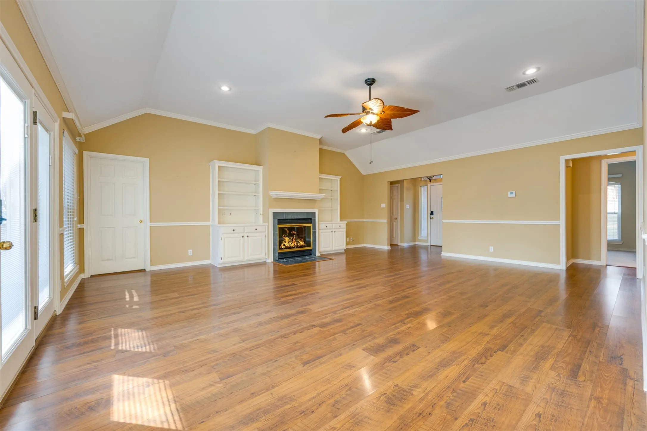 Single Family Residence For Sale in Smith County , 15815 Cedar Bay Drive, Bullard, Texas 75757, 3 Bedroom, 2 Bathroom, 2 Garage spaces, 1,663 Sqft, built in 1996, mls#21321223, Real Estate Agent in Bullard, Homes For Sale in Smith county, Homes For Sale in Bullard, Realtor in Bullard Texas, Real Estate Brokerage Independent Realty Texas, Luminita Cordes Realtor