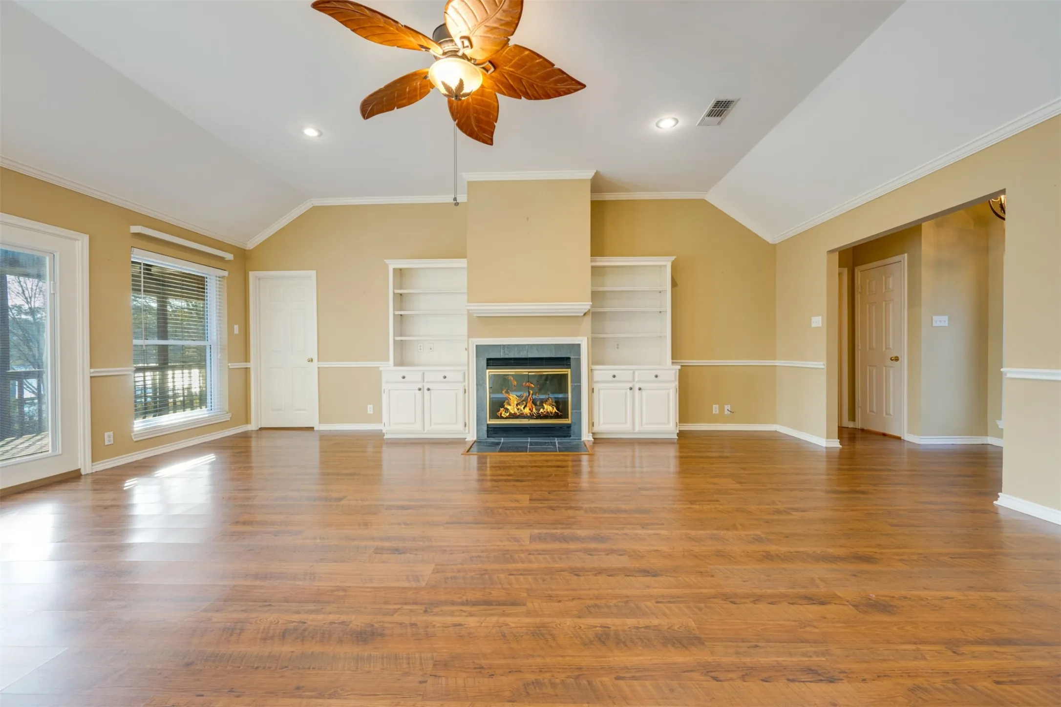 Single Family Residence For Sale in Smith County , 15815 Cedar Bay Drive, Bullard, Texas 75757, 3 Bedroom, 2 Bathroom, 2 Garage spaces, 1,663 Sqft, built in 1996, mls#21321223, Real Estate Agent in Bullard, Homes For Sale in Smith county, Homes For Sale in Bullard, Realtor in Bullard Texas, Real Estate Brokerage Independent Realty Texas, Luminita Cordes Realtor