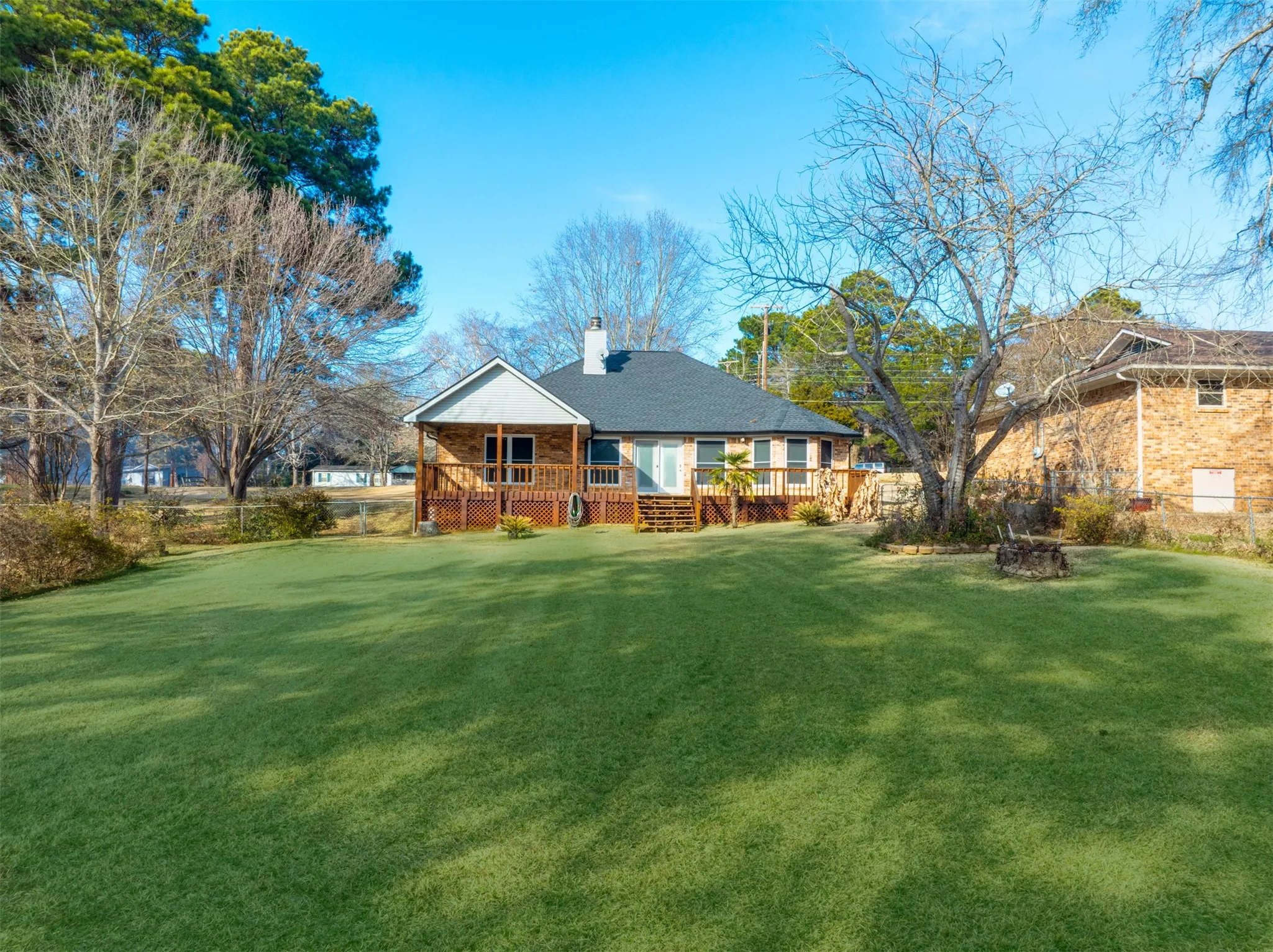 Single Family Residence For Sale in Smith County , 15815 Cedar Bay Drive, Bullard, Texas 75757, 3 Bedroom, 2 Bathroom, 2 Garage spaces, 1,663 Sqft, built in 1996, mls#21321223, Real Estate Agent in Bullard, Homes For Sale in Smith county, Homes For Sale in Bullard, Realtor in Bullard Texas, Real Estate Brokerage Independent Realty Texas, Luminita Cordes Realtor