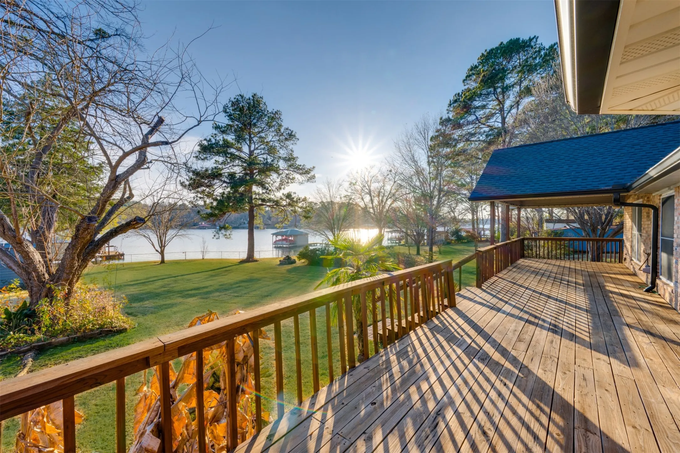 Single Family Residence For Sale in Smith County , 15815 Cedar Bay Drive, Bullard, Texas 75757, 3 Bedroom, 2 Bathroom, 2 Garage spaces, 1,663 Sqft, built in 1996, mls#21321223, Real Estate Agent in Bullard, Homes For Sale in Smith county, Homes For Sale in Bullard, Realtor in Bullard Texas, Real Estate Brokerage Independent Realty Texas, Luminita Cordes Realtor