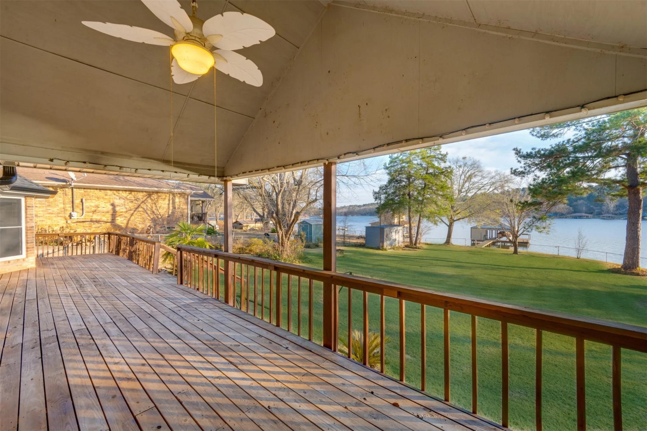 Single Family Residence For Sale in Smith County , 15815 Cedar Bay Drive, Bullard, Texas 75757, 3 Bedroom, 2 Bathroom, 2 Garage spaces, 1,663 Sqft, built in 1996, mls#21321223, Real Estate Agent in Bullard, Homes For Sale in Smith county, Homes For Sale in Bullard, Realtor in Bullard Texas, Real Estate Brokerage Independent Realty Texas, Luminita Cordes Realtor