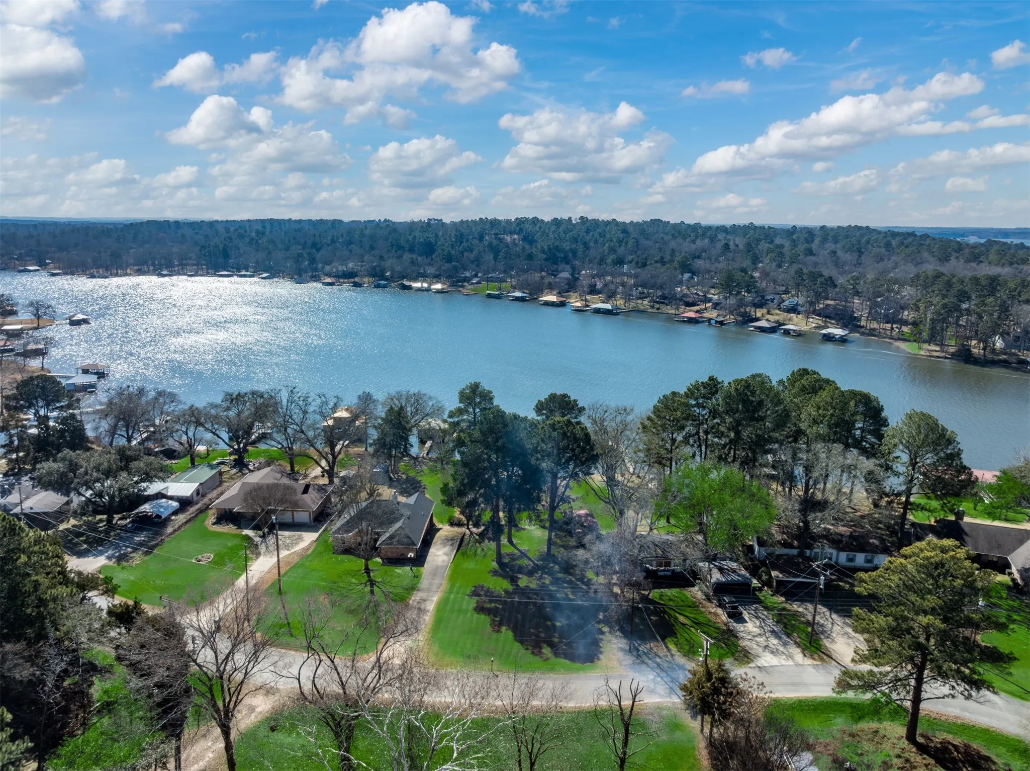 Single Family Residence For Sale in Smith County , 15815 Cedar Bay Drive, Bullard, Texas 75757, 3 Bedroom, 2 Bathroom, 2 Garage spaces, 1,663 Sqft, built in 1996, mls#21321223, Real Estate Agent in Bullard, Homes For Sale in Smith county, Homes For Sale in Bullard, Realtor in Bullard Texas, Real Estate Brokerage Independent Realty Texas, Luminita Cordes Realtor