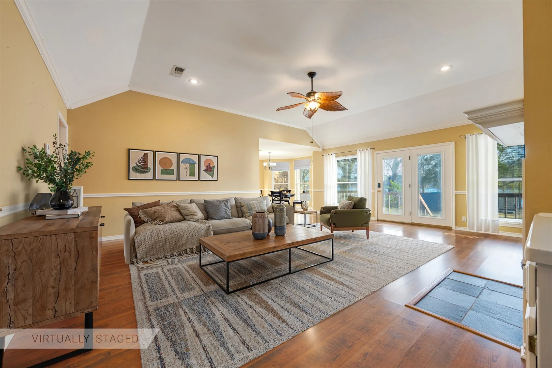 Single Family Residence For Sale in Smith County , 15815 Cedar Bay Drive, Bullard, Texas 75757, 3 Bedroom, 2 Bathroom, 2 Garage spaces, 1,663 Sqft, built in 1996, mls#21321223, Real Estate Agent in Bullard, Homes For Sale in Smith county, Homes For Sale in Bullard, Realtor in Bullard Texas, Real Estate Brokerage Independent Realty Texas, Luminita Cordes Realtor