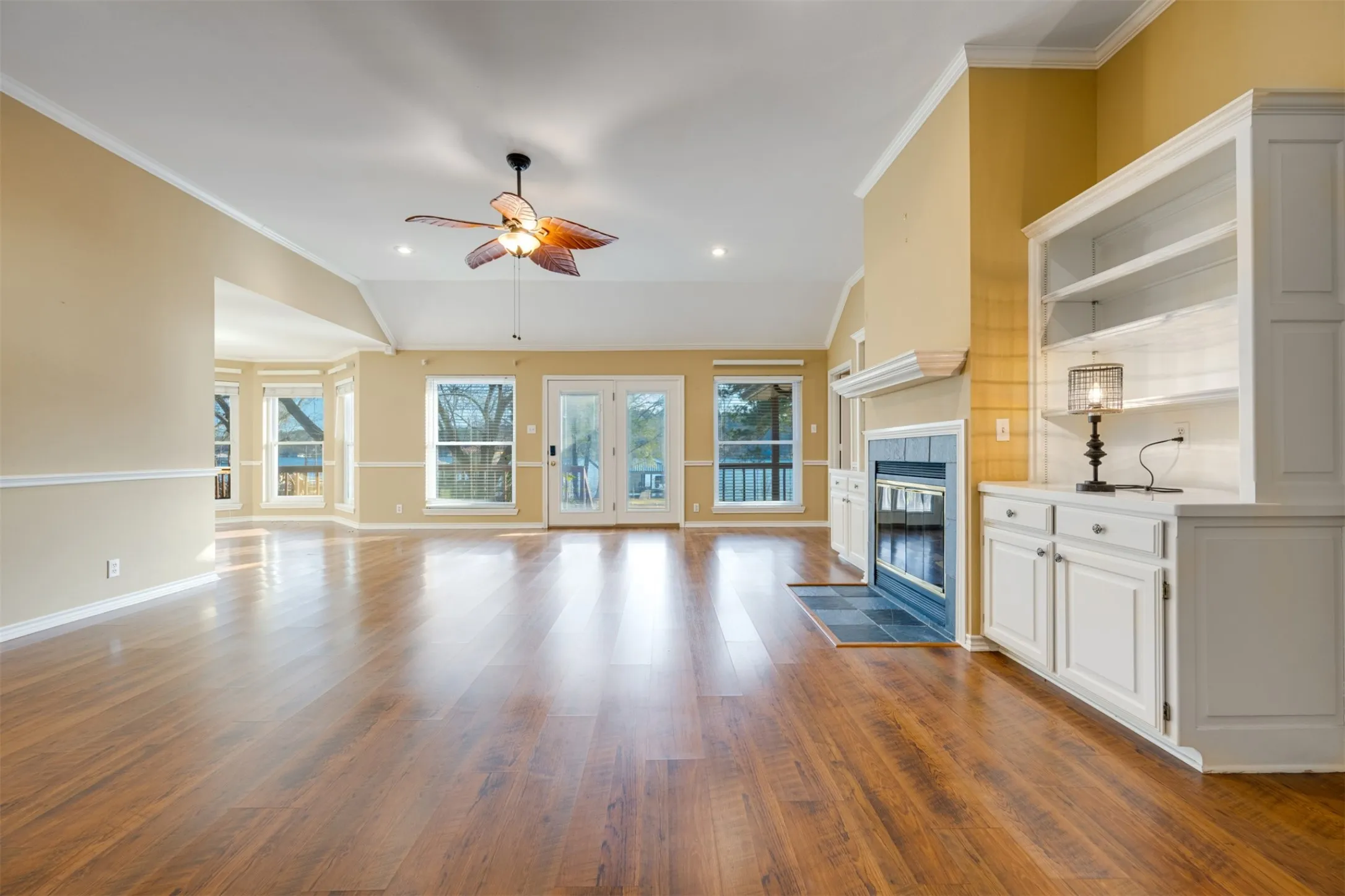 Single Family Residence For Sale in Smith County , 15815 Cedar Bay Drive, Bullard, Texas 75757, 3 Bedroom, 2 Bathroom, 2 Garage spaces, 1,663 Sqft, built in 1996, mls#21321223, Real Estate Agent in Bullard, Homes For Sale in Smith county, Homes For Sale in Bullard, Realtor in Bullard Texas, Real Estate Brokerage Independent Realty Texas, Luminita Cordes Realtor