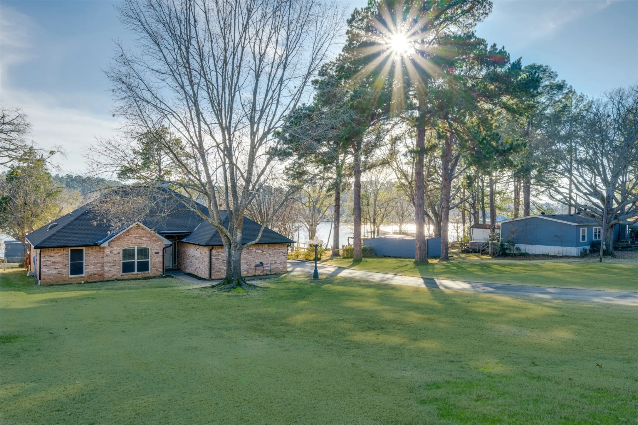 Single Family Residence For Sale in Smith County , 15815 Cedar Bay Drive, Bullard, Texas 75757, 3 Bedroom, 2 Bathroom, 2 Garage spaces, 1,663 Sqft, built in 1996, mls#21321223, Real Estate Agent in Bullard, Homes For Sale in Smith county, Homes For Sale in Bullard, Realtor in Bullard Texas, Real Estate Brokerage Independent Realty Texas, Luminita Cordes Realtor