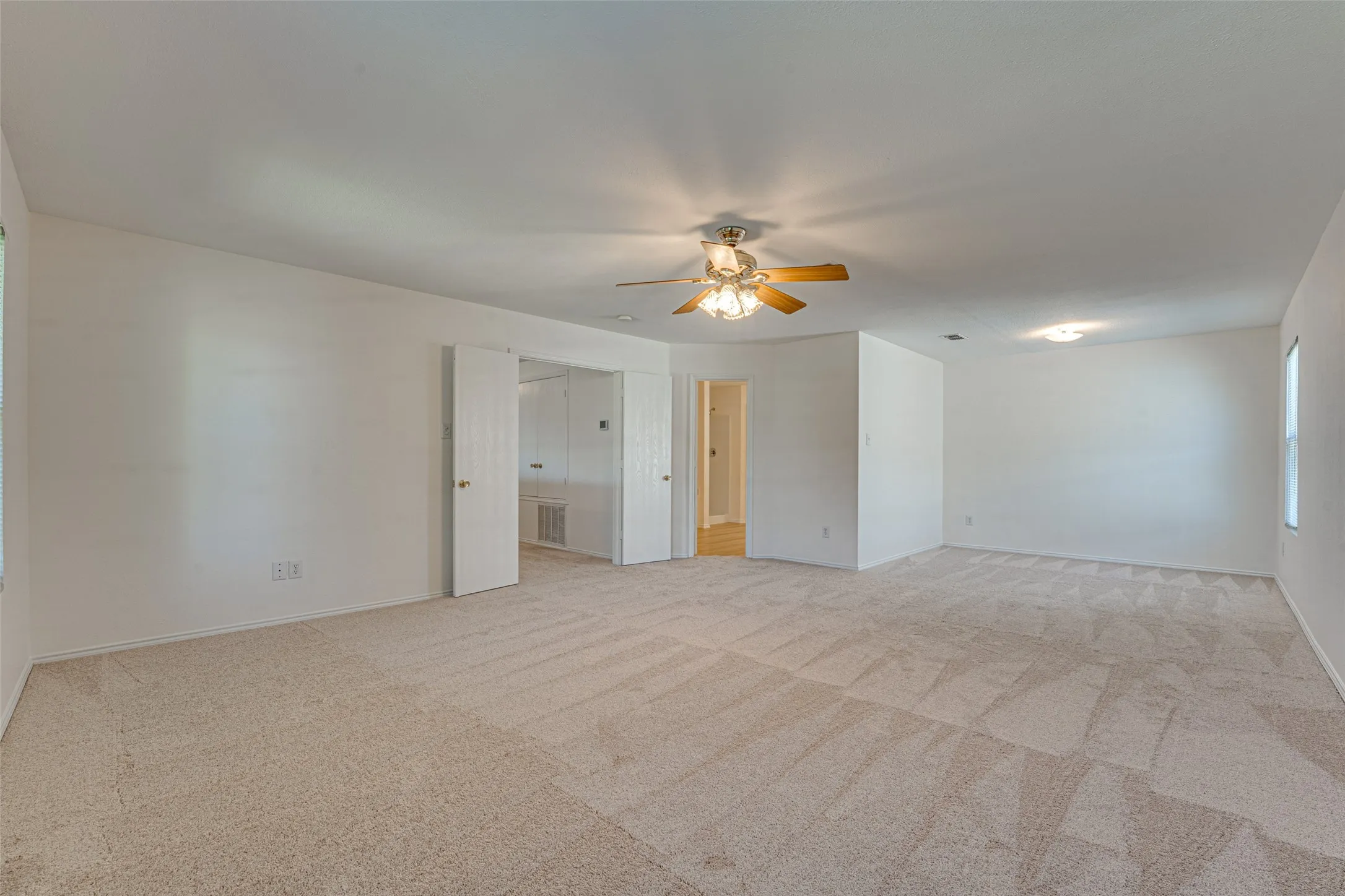 Single Family Residence For Sale in Rockwall County , 1495 Hickory Creek Lane, Rockwall, Texas 75032, 4 Bedroom, 3 Bathroom, 2 Garage spaces, 3,308 Sqft, built in 2001, mls#21319663, Real Estate Agent in Rockwall, Homes For Sale in Rockwall county, Homes For Sale in Rockwall, Realtor in Rockwall Texas, Real Estate Brokerage Independent Realty Texas, Luminita Cordes Realtor