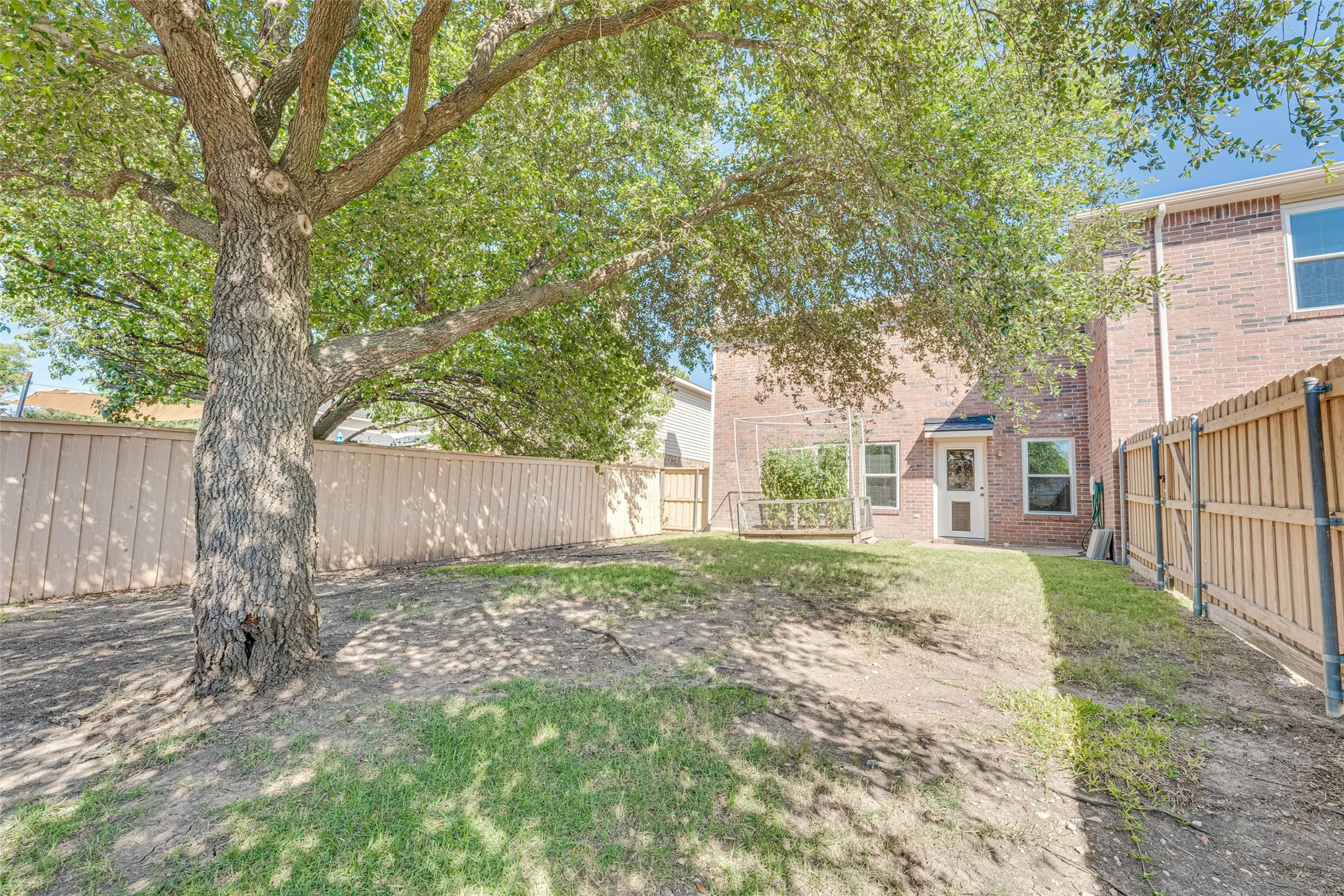 Single Family Residence For Sale in Rockwall County , 1495 Hickory Creek Lane, Rockwall, Texas 75032, 4 Bedroom, 3 Bathroom, 2 Garage spaces, 3,308 Sqft, built in 2001, mls#21319663, Real Estate Agent in Rockwall, Homes For Sale in Rockwall county, Homes For Sale in Rockwall, Realtor in Rockwall Texas, Real Estate Brokerage Independent Realty Texas, Luminita Cordes Realtor