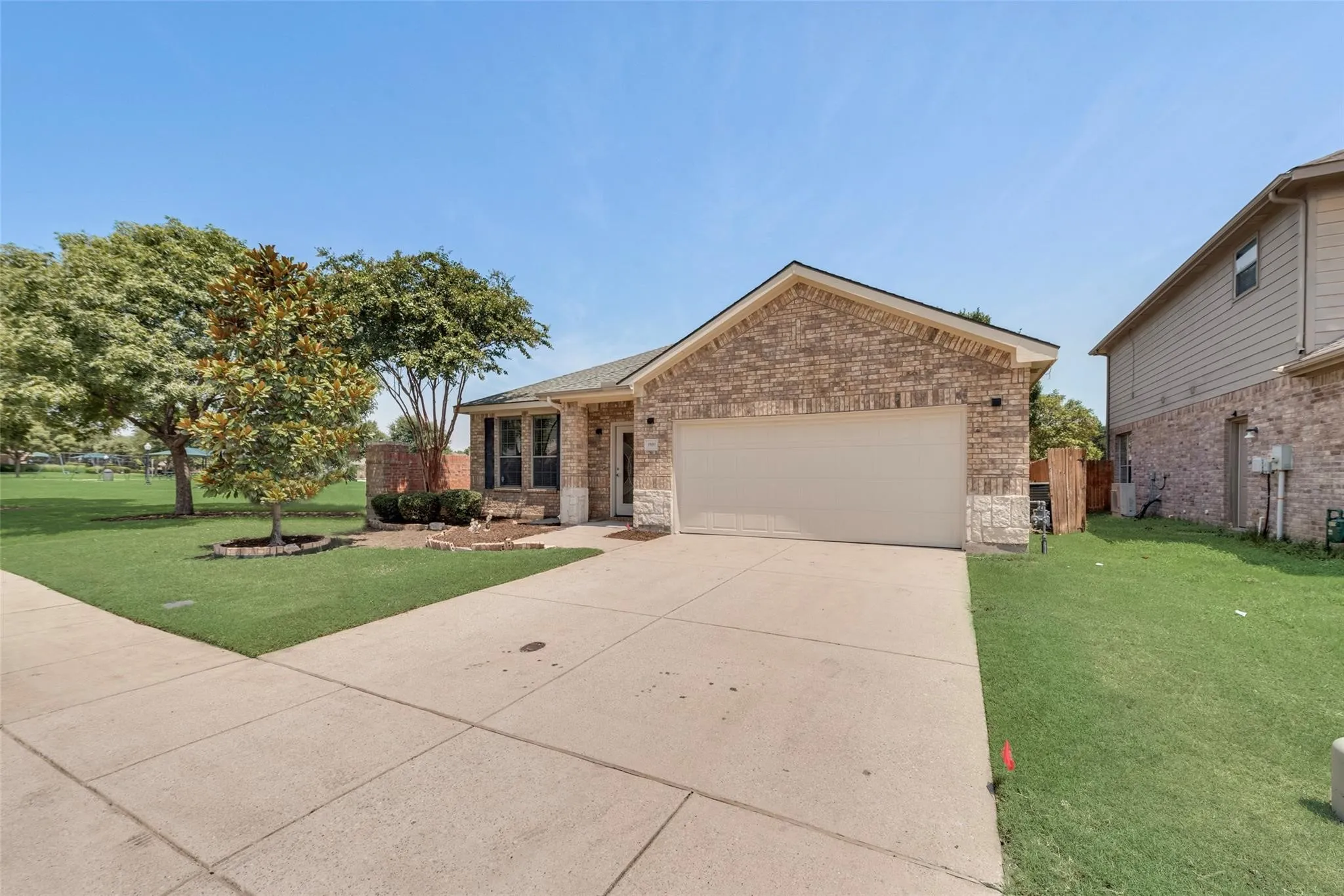 Single Family Residence For Sale in Collin County , 3901 Pitchstone Drive, Mc Kinney, Texas 75070, 4 Bedroom, 2 Bathroom, 2 Garage spaces, 2,098 Sqft, built in 2006, mls#21317123, Real Estate Agent in Mc Kinney, Homes For Sale in Collin county, Homes For Sale in Mc Kinney, Realtor in Mc Kinney Texas, Real Estate Brokerage Independent Realty Texas, Luminita Cordes Realtor