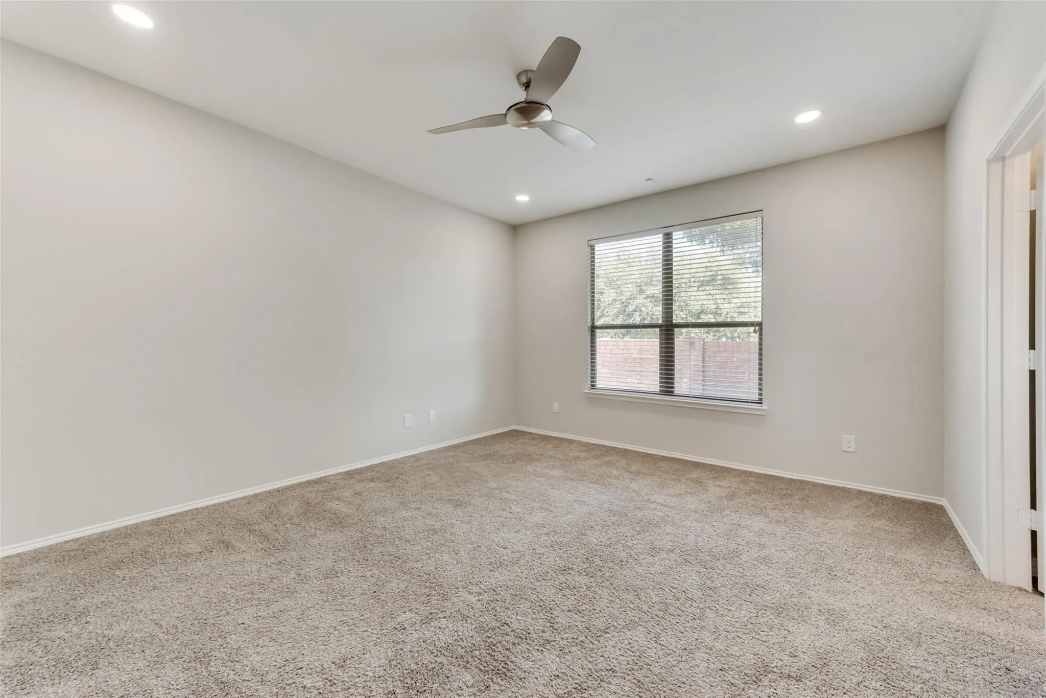 Single Family Residence For Sale in Collin County , 3901 Pitchstone Drive, Mc Kinney, Texas 75070, 4 Bedroom, 2 Bathroom, 2 Garage spaces, 2,098 Sqft, built in 2006, mls#21317123, Real Estate Agent in Mc Kinney, Homes For Sale in Collin county, Homes For Sale in Mc Kinney, Realtor in Mc Kinney Texas, Real Estate Brokerage Independent Realty Texas, Luminita Cordes Realtor