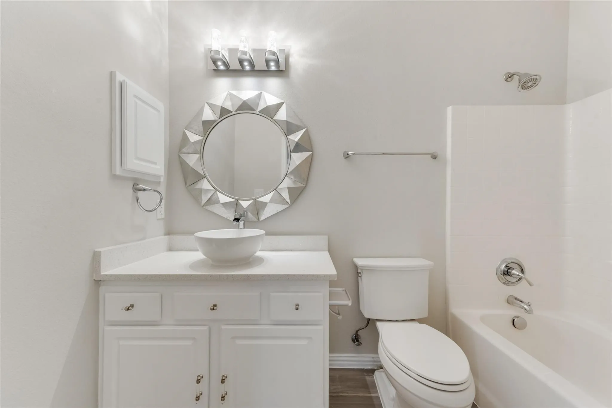 Single Family Residence For Sale in Collin County , 3901 Pitchstone Drive, Mc Kinney, Texas 75070, 4 Bedroom, 2 Bathroom, 2 Garage spaces, 2,098 Sqft, built in 2006, mls#21317123, Real Estate Agent in Mc Kinney, Homes For Sale in Collin county, Homes For Sale in Mc Kinney, Realtor in Mc Kinney Texas, Real Estate Brokerage Independent Realty Texas, Luminita Cordes Realtor