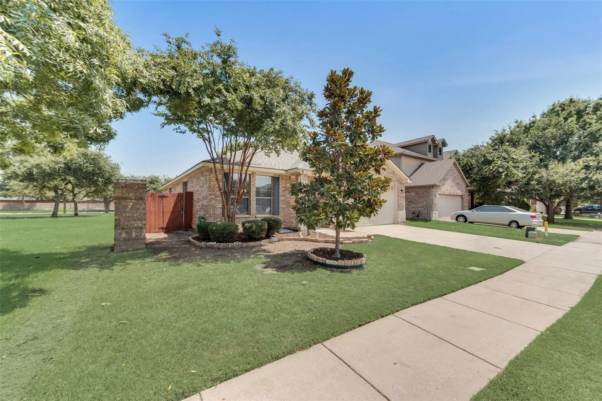 Single Family Residence For Sale in Collin County , 3901 Pitchstone Drive, Mc Kinney, Texas 75070, 4 Bedroom, 2 Bathroom, 2 Garage spaces, 2,098 Sqft, built in 2006, mls#21317123, Real Estate Agent in Mc Kinney, Homes For Sale in Collin county, Homes For Sale in Mc Kinney, Realtor in Mc Kinney Texas, Real Estate Brokerage Independent Realty Texas, Luminita Cordes Realtor