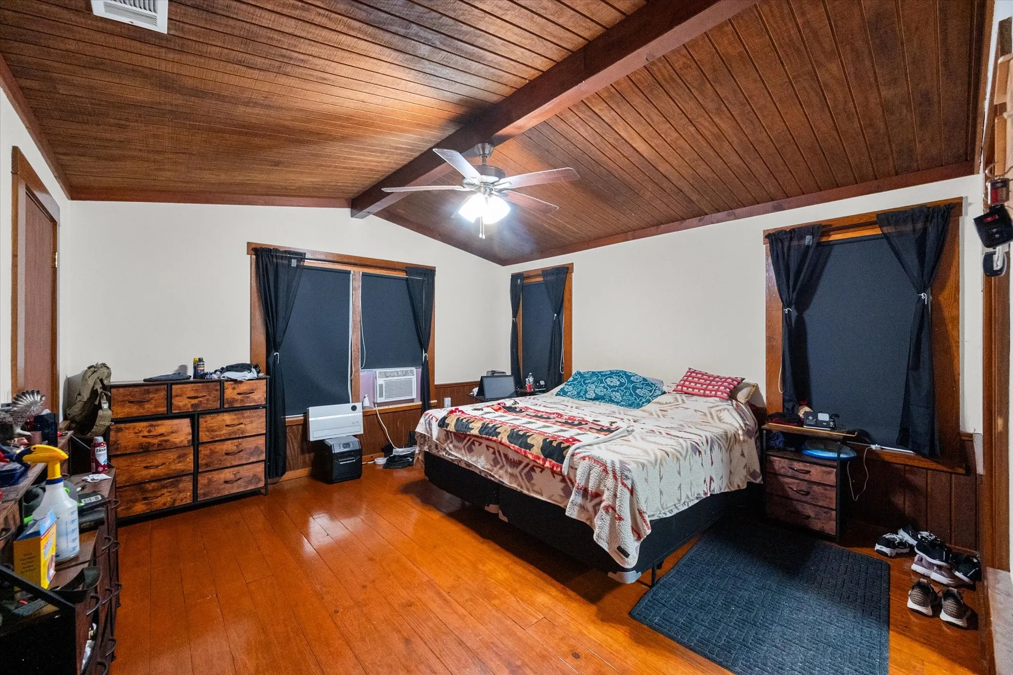 Single Family Residence For Sale in Navarro County , 101 S Wright Avenue, Kerens, Texas 75144, 3 Bedroom, 3 Bathroom, Garage spaces, 2,440 Sqft, built in 1986, mls#21318558, Real Estate Agent in Kerens, Homes For Sale in Navarro county, Homes For Sale in Kerens, Realtor in Kerens Texas, Real Estate Brokerage Independent Realty Texas, Luminita Cordes Realtor
