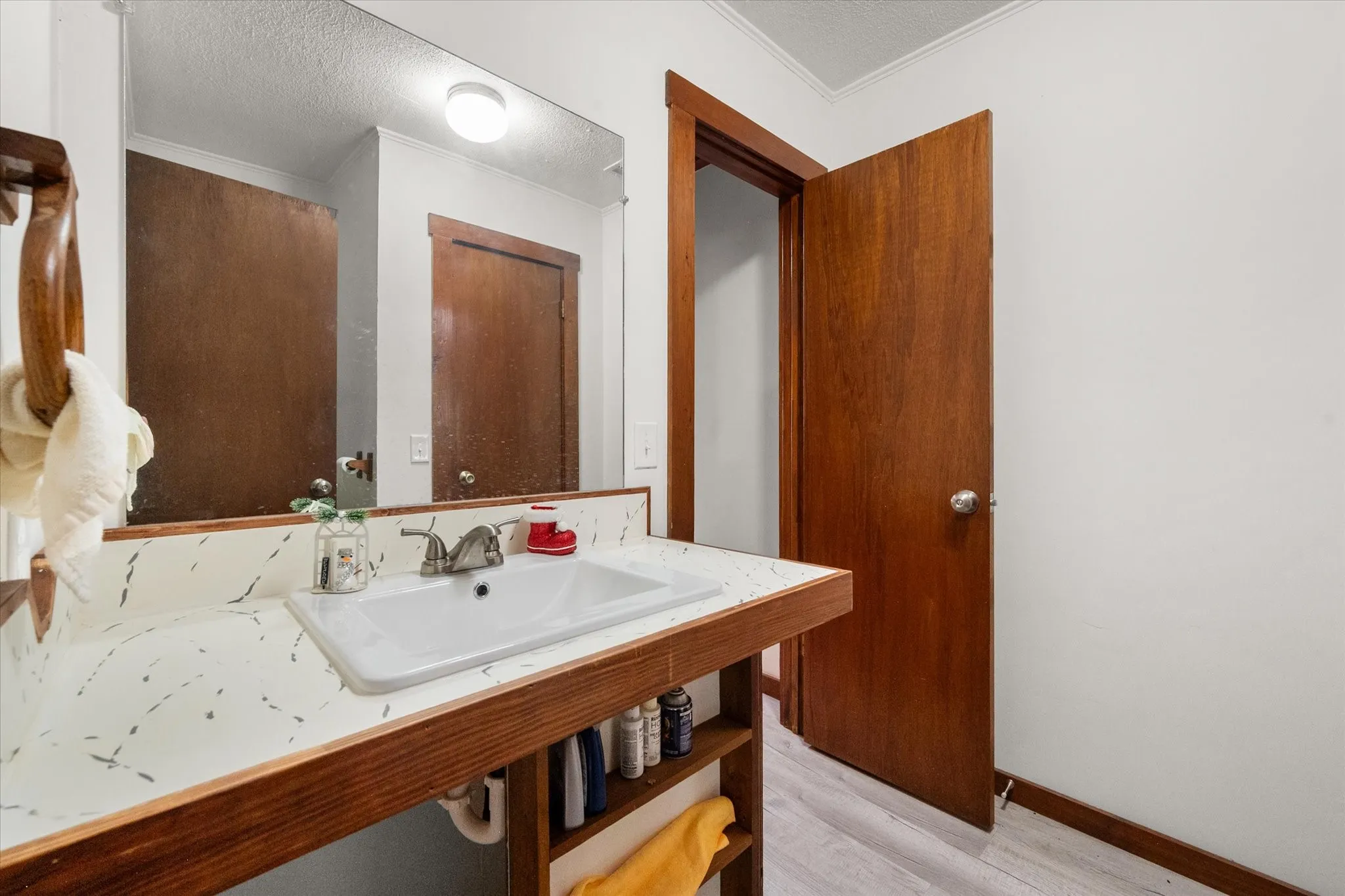 Single Family Residence For Sale in Navarro County , 101 S Wright Avenue, Kerens, Texas 75144, 3 Bedroom, 3 Bathroom, Garage spaces, 2,440 Sqft, built in 1986, mls#21318558, Real Estate Agent in Kerens, Homes For Sale in Navarro county, Homes For Sale in Kerens, Realtor in Kerens Texas, Real Estate Brokerage Independent Realty Texas, Luminita Cordes Realtor