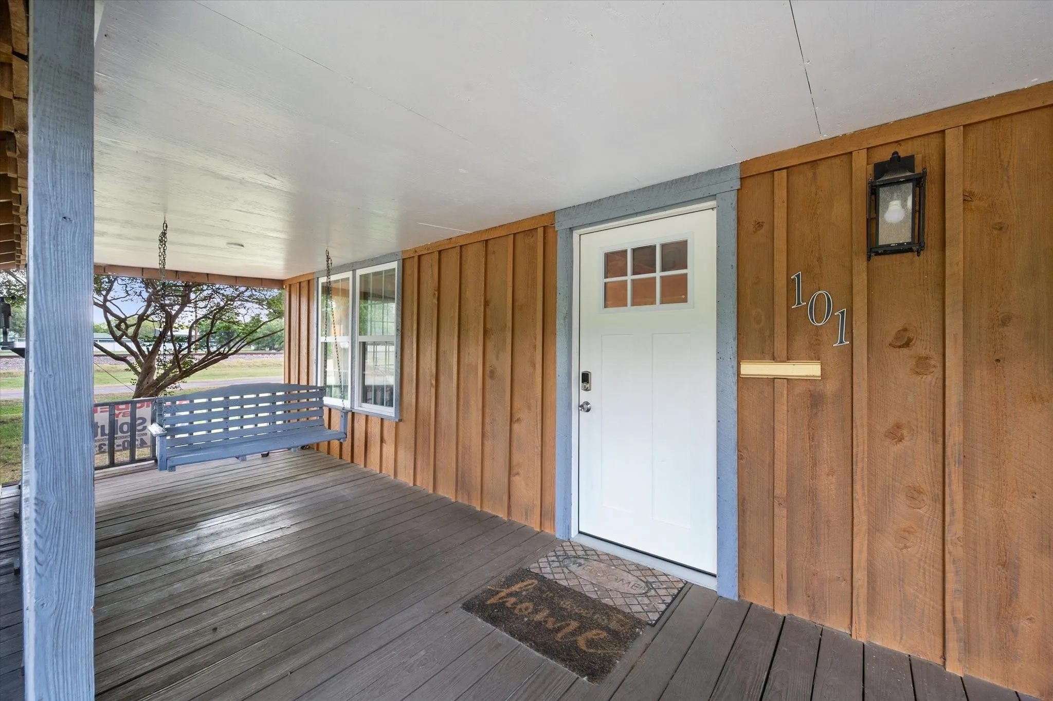 Single Family Residence For Sale in Navarro County , 101 S Wright Avenue, Kerens, Texas 75144, 3 Bedroom, 3 Bathroom, Garage spaces, 2,440 Sqft, built in 1986, mls#21318558, Real Estate Agent in Kerens, Homes For Sale in Navarro county, Homes For Sale in Kerens, Realtor in Kerens Texas, Real Estate Brokerage Independent Realty Texas, Luminita Cordes Realtor
