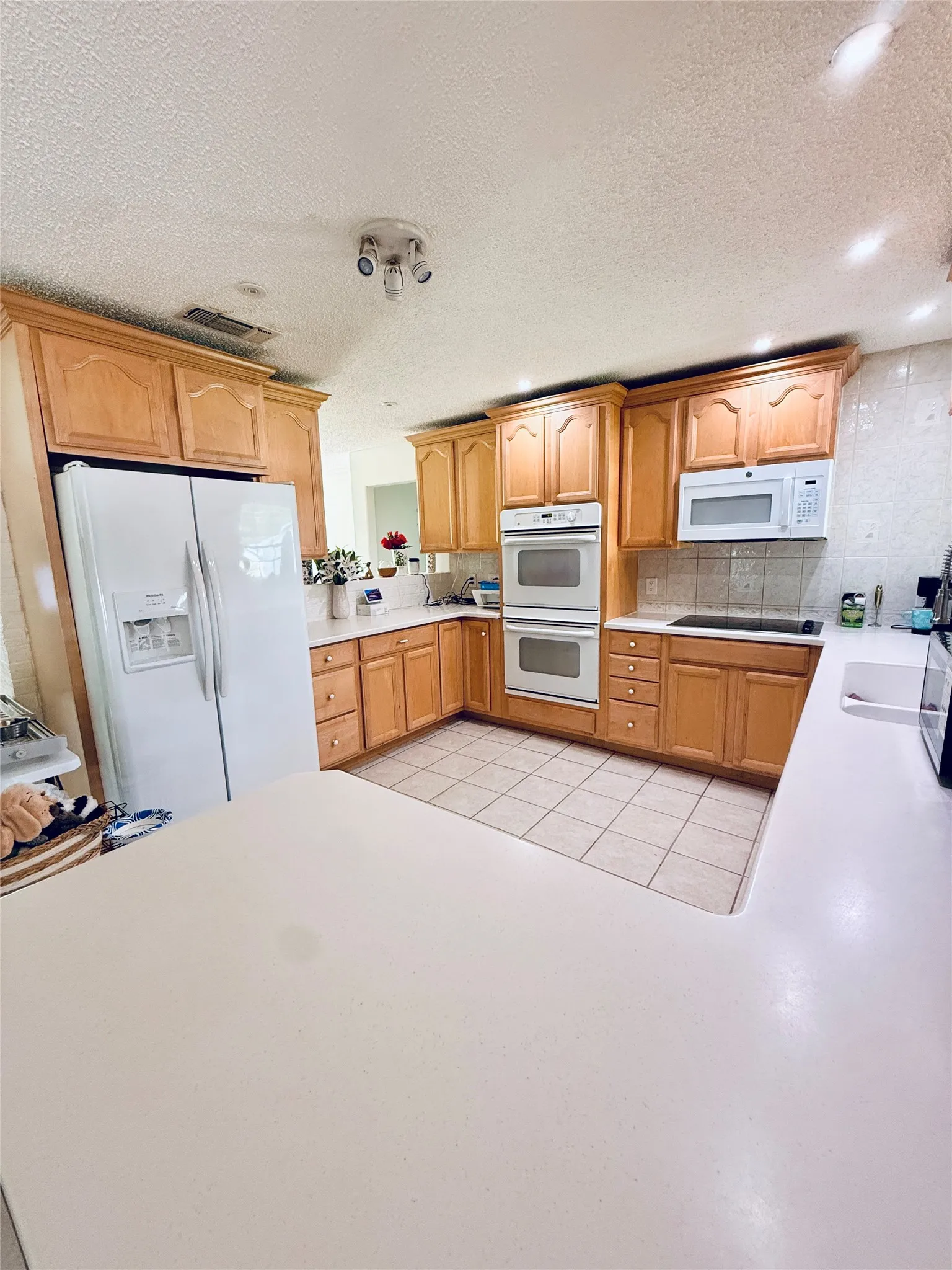 Single Family Residence For Sale in Franklin (TX) County , 100 Vatra Street, Mount Vernon, Texas 75457, 3 Bedroom, 2 Bathroom, Garage spaces, 1,600 Sqft, built in 1990, mls#21298258, Real Estate Agent in Mount Vernon, Homes For Sale in Franklin (TX) county, Homes For Sale in Mount Vernon, Realtor in Mount Vernon Texas, Real Estate Brokerage Independent Realty Texas, Luminita Cordes Realtor