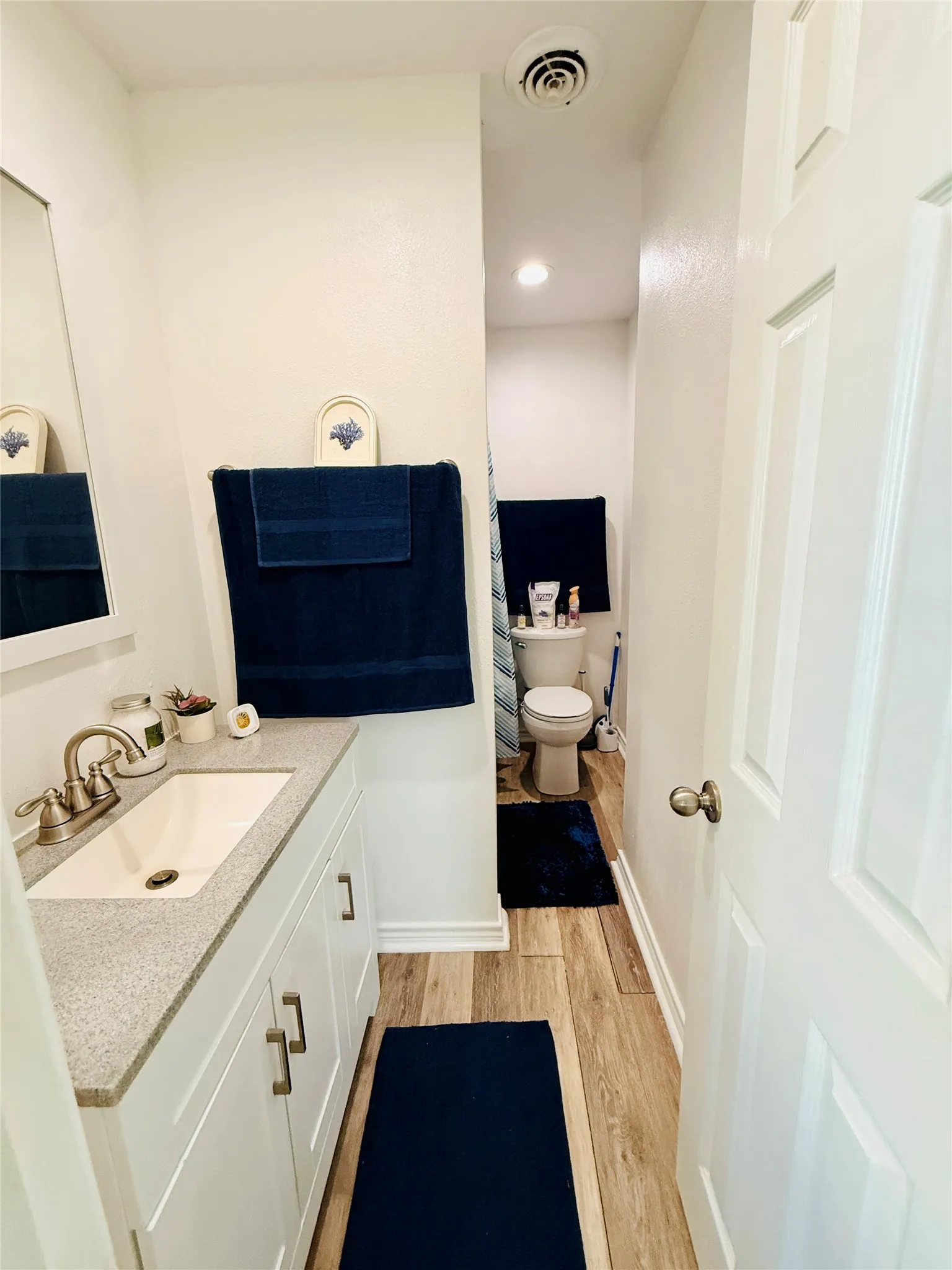 Single Family Residence For Sale in Franklin (TX) County , 100 Vatra Street, Mount Vernon, Texas 75457, 3 Bedroom, 2 Bathroom, Garage spaces, 1,600 Sqft, built in 1990, mls#21298258, Real Estate Agent in Mount Vernon, Homes For Sale in Franklin (TX) county, Homes For Sale in Mount Vernon, Realtor in Mount Vernon Texas, Real Estate Brokerage Independent Realty Texas, Luminita Cordes Realtor