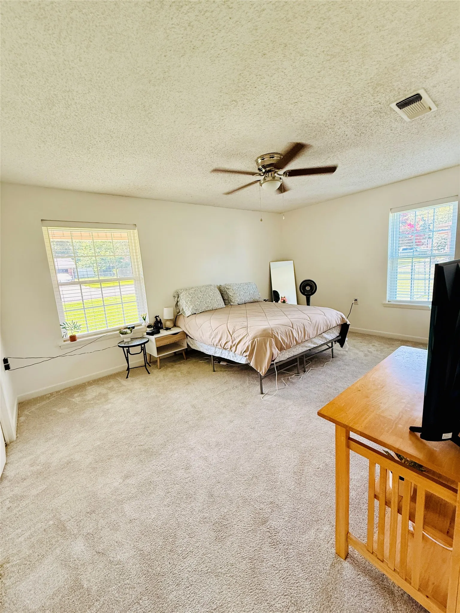 Single Family Residence For Sale in Franklin (TX) County , 100 Vatra Street, Mount Vernon, Texas 75457, 3 Bedroom, 2 Bathroom, Garage spaces, 1,600 Sqft, built in 1990, mls#21298258, Real Estate Agent in Mount Vernon, Homes For Sale in Franklin (TX) county, Homes For Sale in Mount Vernon, Realtor in Mount Vernon Texas, Real Estate Brokerage Independent Realty Texas, Luminita Cordes Realtor