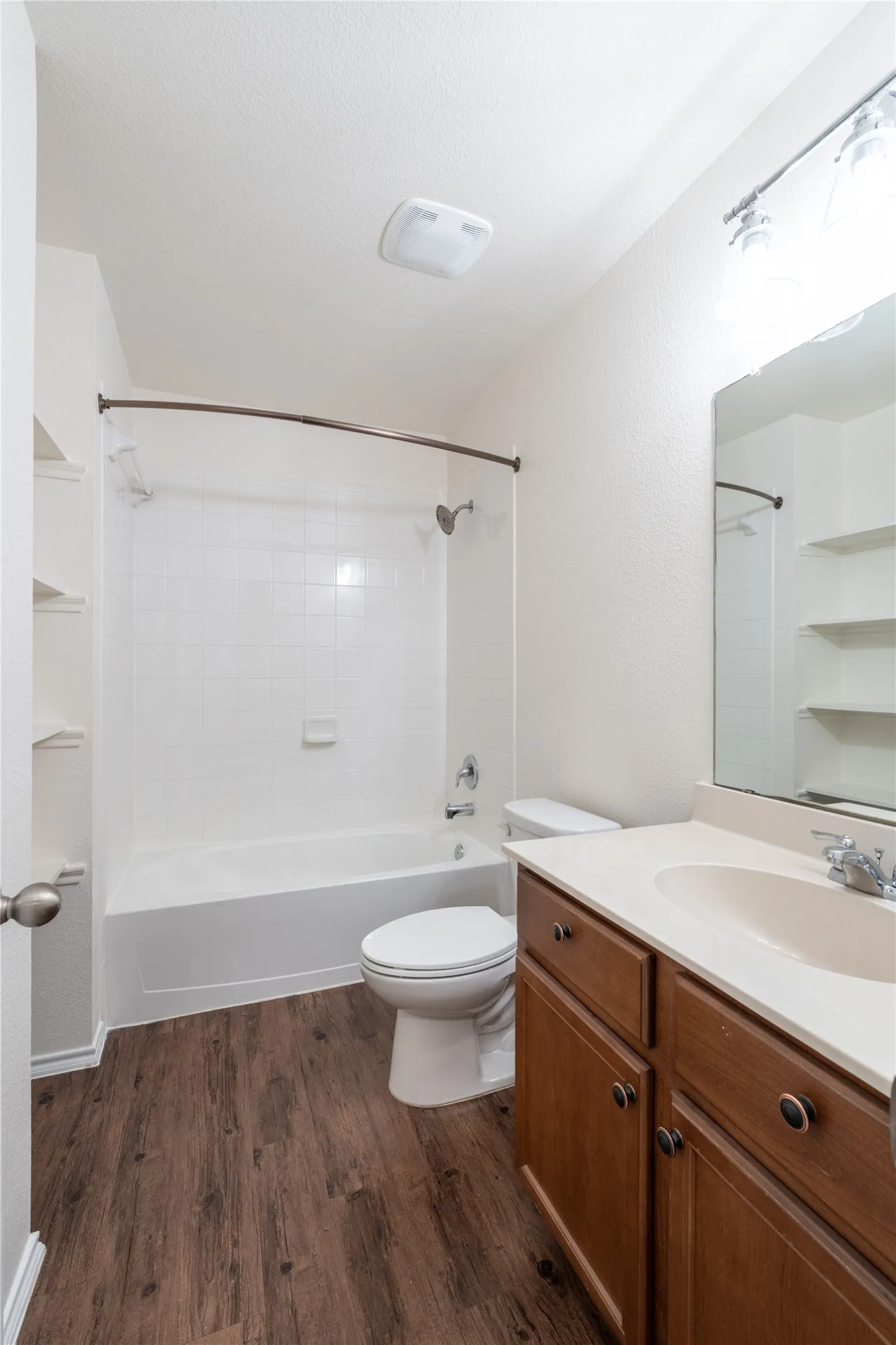 Single Family Residence For Sale in Dallas County , 2520 Old Farm Drive, Seagoville, Texas 75159, 4 Bedroom, 2 Bathroom, 2 Garage spaces, 1,826 Sqft, built in 2015, mls#21321251, Real Estate Agent in Seagoville, Homes For Sale in Dallas county, Homes For Sale in Seagoville, Realtor in Seagoville Texas, Real Estate Brokerage Independent Realty Texas, Luminita Cordes Realtor
