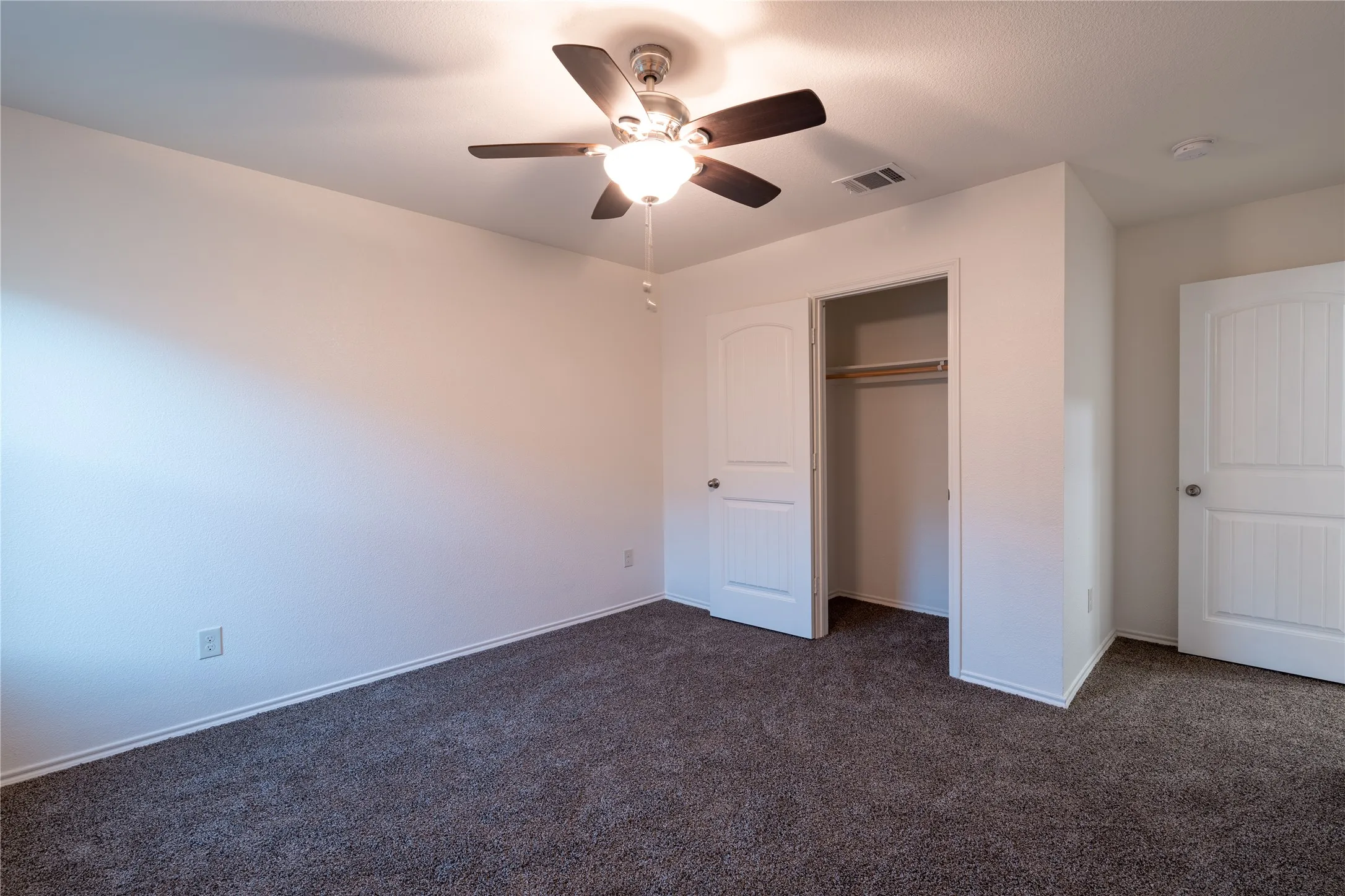 Single Family Residence For Sale in Dallas County , 2520 Old Farm Drive, Seagoville, Texas 75159, 4 Bedroom, 2 Bathroom, 2 Garage spaces, 1,826 Sqft, built in 2015, mls#21321251, Real Estate Agent in Seagoville, Homes For Sale in Dallas county, Homes For Sale in Seagoville, Realtor in Seagoville Texas, Real Estate Brokerage Independent Realty Texas, Luminita Cordes Realtor