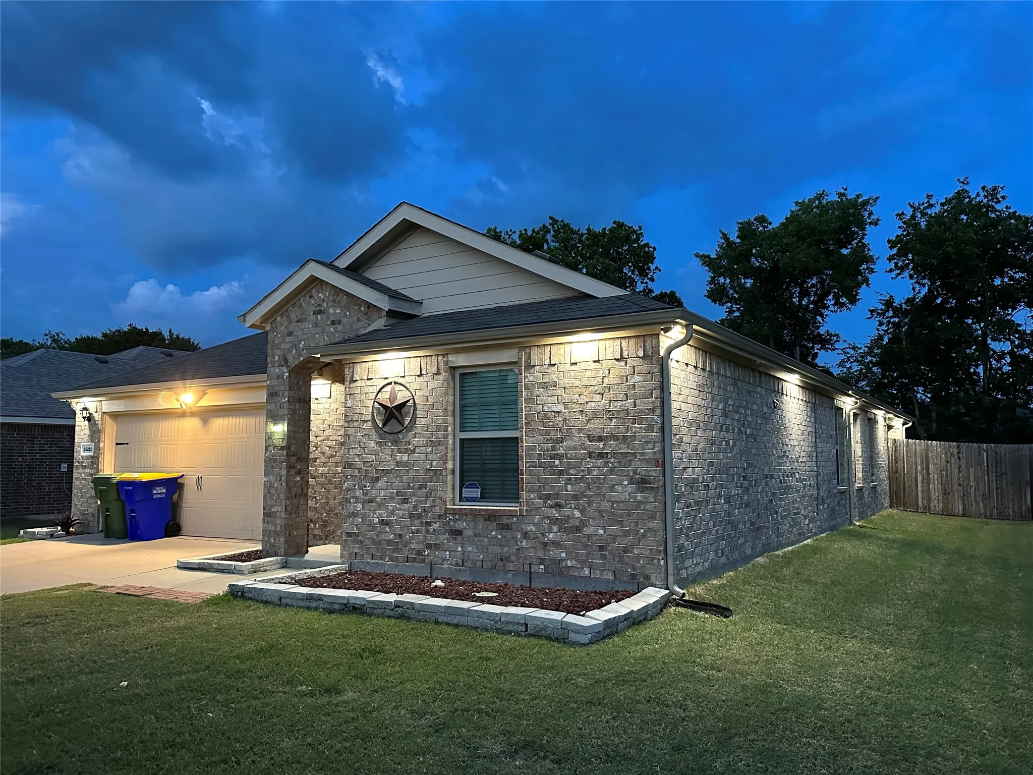 Single Family Residence For Sale in Dallas County , 2520 Old Farm Drive, Seagoville, Texas 75159, 4 Bedroom, 2 Bathroom, 2 Garage spaces, 1,826 Sqft, built in 2015, mls#21321251, Real Estate Agent in Seagoville, Homes For Sale in Dallas county, Homes For Sale in Seagoville, Realtor in Seagoville Texas, Real Estate Brokerage Independent Realty Texas, Luminita Cordes Realtor
