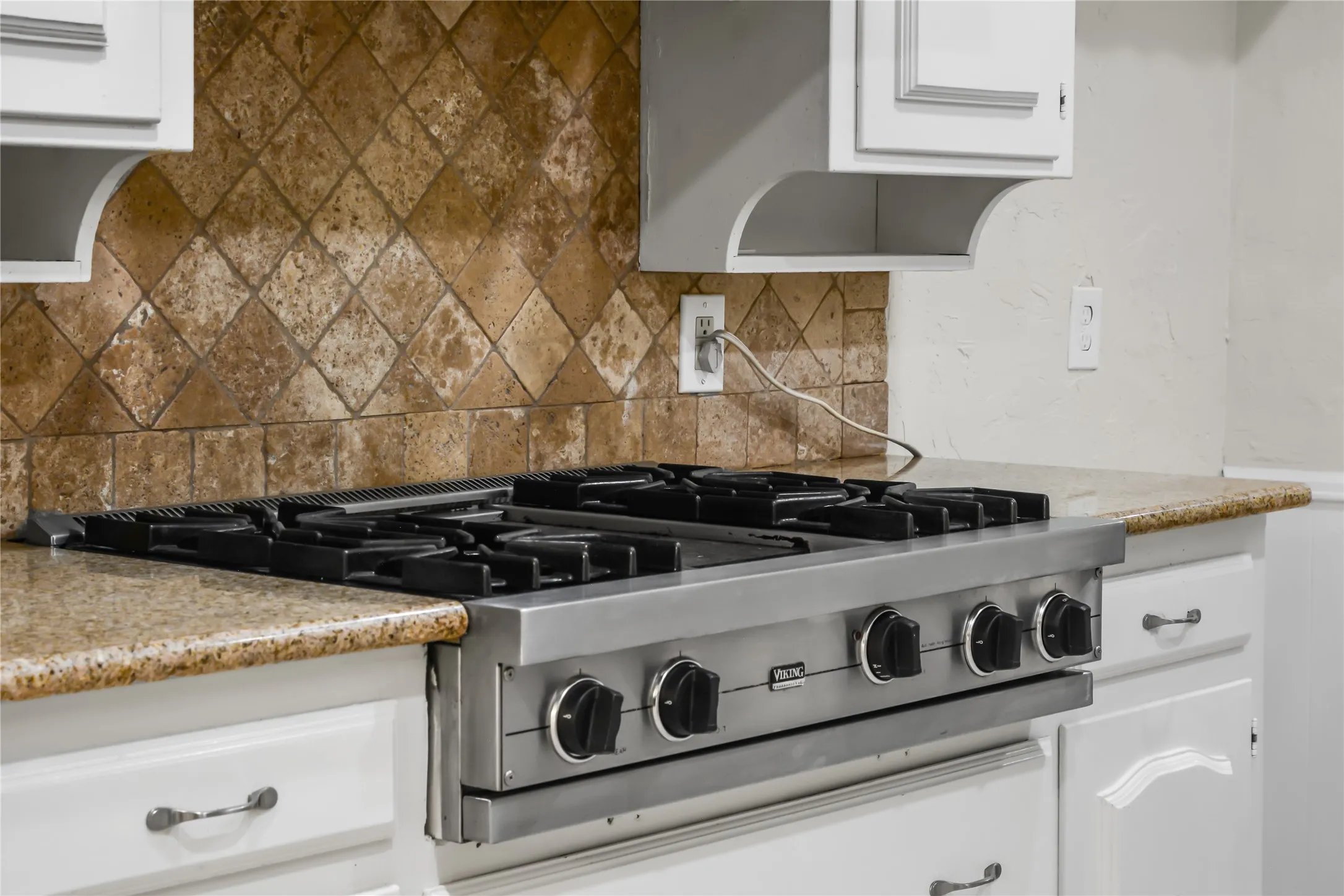 Viking gas cooktop.... WOW!!