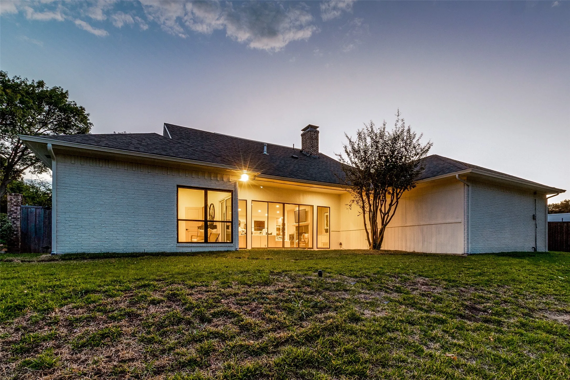 Single Family Residence For Sale in Dallas County , 9563 Windy Knoll Drive, Dallas, Texas 75243, 4 Bedroom, 4 Bathroom, 2 Garage spaces, 3,445 Sqft, built in 1976, mls#21321116, Real Estate Agent in Dallas, Homes For Sale in Dallas county, Homes For Sale in Dallas, Realtor in Dallas Texas, Real Estate Brokerage Independent Realty Texas, Luminita Cordes Realtor
