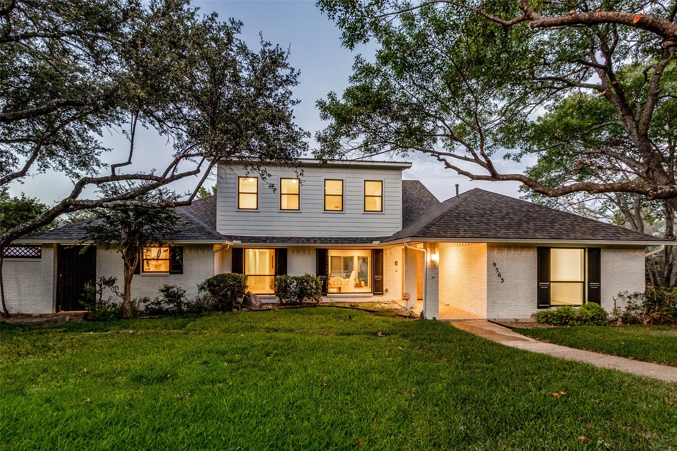 Single Family Residence For Sale in Dallas County , 9563 Windy Knoll Drive, Dallas, Texas 75243, 4 Bedroom, 4 Bathroom, 2 Garage spaces, 3,445 Sqft, built in 1976, mls#21321116, Real Estate Agent in Dallas, Homes For Sale in Dallas county, Homes For Sale in Dallas, Realtor in Dallas Texas, Real Estate Brokerage Independent Realty Texas, Luminita Cordes Realtor