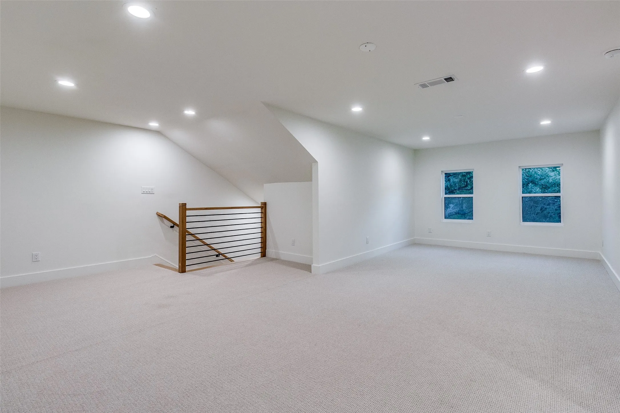 Single Family Residence For Sale in Dallas County , 9563 Windy Knoll Drive, Dallas, Texas 75243, 4 Bedroom, 4 Bathroom, 2 Garage spaces, 3,445 Sqft, built in 1976, mls#21321116, Real Estate Agent in Dallas, Homes For Sale in Dallas county, Homes For Sale in Dallas, Realtor in Dallas Texas, Real Estate Brokerage Independent Realty Texas, Luminita Cordes Realtor