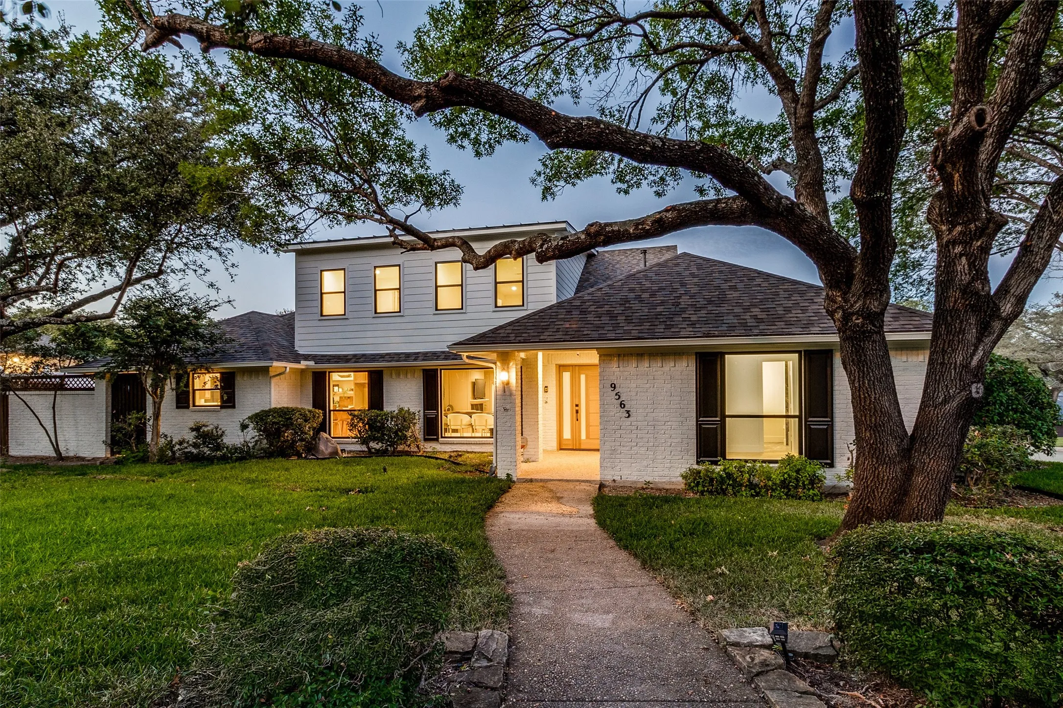 Single Family Residence For Sale in Dallas County , 9563 Windy Knoll Drive, Dallas, Texas 75243, 4 Bedroom, 4 Bathroom, 2 Garage spaces, 3,445 Sqft, built in 1976, mls#21321116, Real Estate Agent in Dallas, Homes For Sale in Dallas county, Homes For Sale in Dallas, Realtor in Dallas Texas, Real Estate Brokerage Independent Realty Texas, Luminita Cordes Realtor