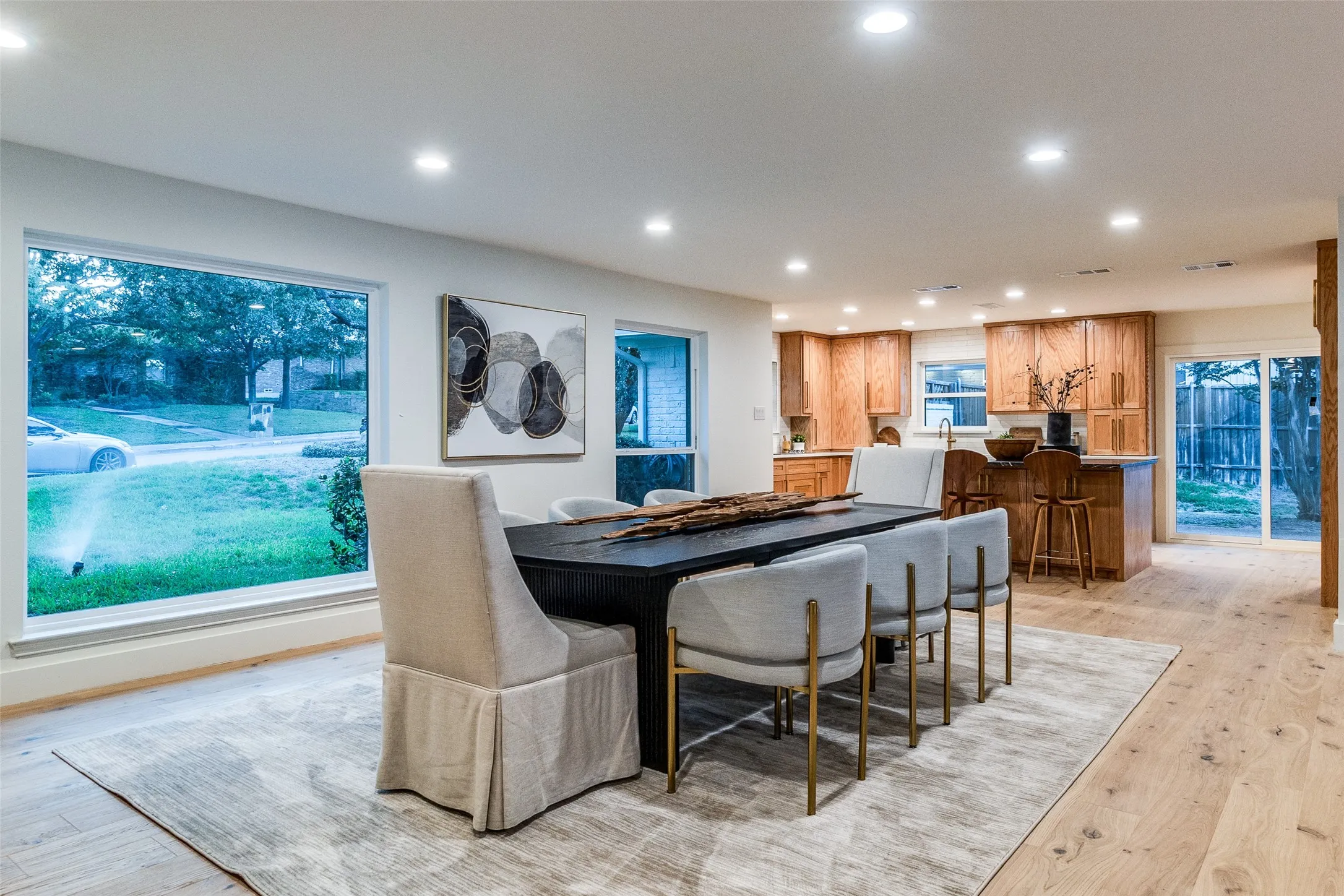 Single Family Residence For Sale in Dallas County , 9563 Windy Knoll Drive, Dallas, Texas 75243, 4 Bedroom, 4 Bathroom, 2 Garage spaces, 3,445 Sqft, built in 1976, mls#21321116, Real Estate Agent in Dallas, Homes For Sale in Dallas county, Homes For Sale in Dallas, Realtor in Dallas Texas, Real Estate Brokerage Independent Realty Texas, Luminita Cordes Realtor