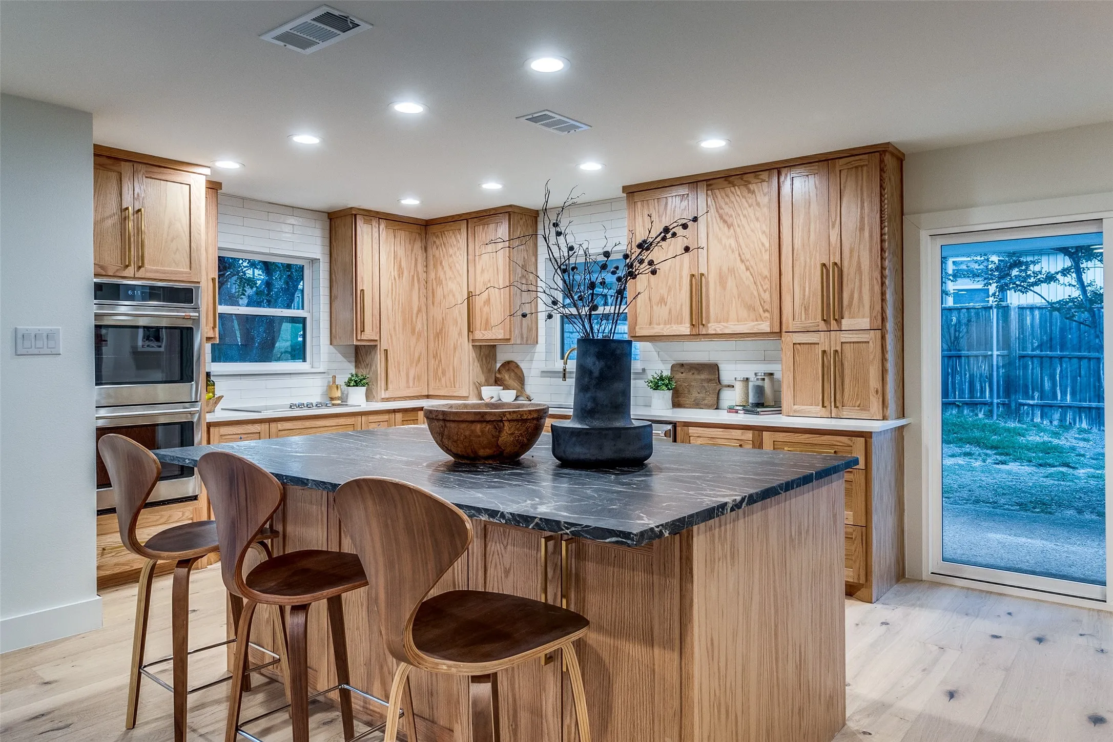 Single Family Residence For Sale in Dallas County , 9563 Windy Knoll Drive, Dallas, Texas 75243, 4 Bedroom, 4 Bathroom, 2 Garage spaces, 3,445 Sqft, built in 1976, mls#21321116, Real Estate Agent in Dallas, Homes For Sale in Dallas county, Homes For Sale in Dallas, Realtor in Dallas Texas, Real Estate Brokerage Independent Realty Texas, Luminita Cordes Realtor