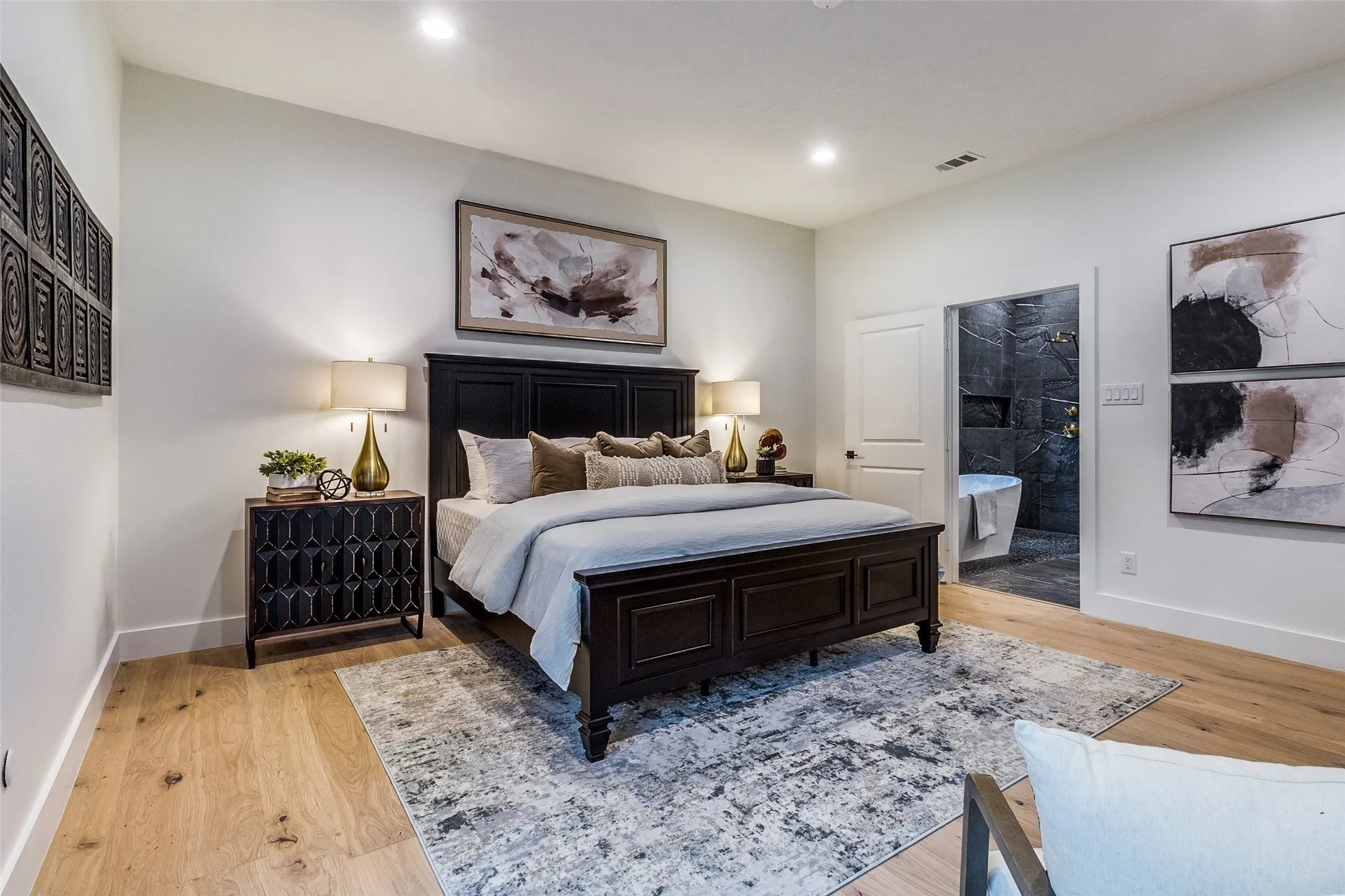 Single Family Residence For Sale in Dallas County , 9563 Windy Knoll Drive, Dallas, Texas 75243, 4 Bedroom, 4 Bathroom, 2 Garage spaces, 3,445 Sqft, built in 1976, mls#21321116, Real Estate Agent in Dallas, Homes For Sale in Dallas county, Homes For Sale in Dallas, Realtor in Dallas Texas, Real Estate Brokerage Independent Realty Texas, Luminita Cordes Realtor