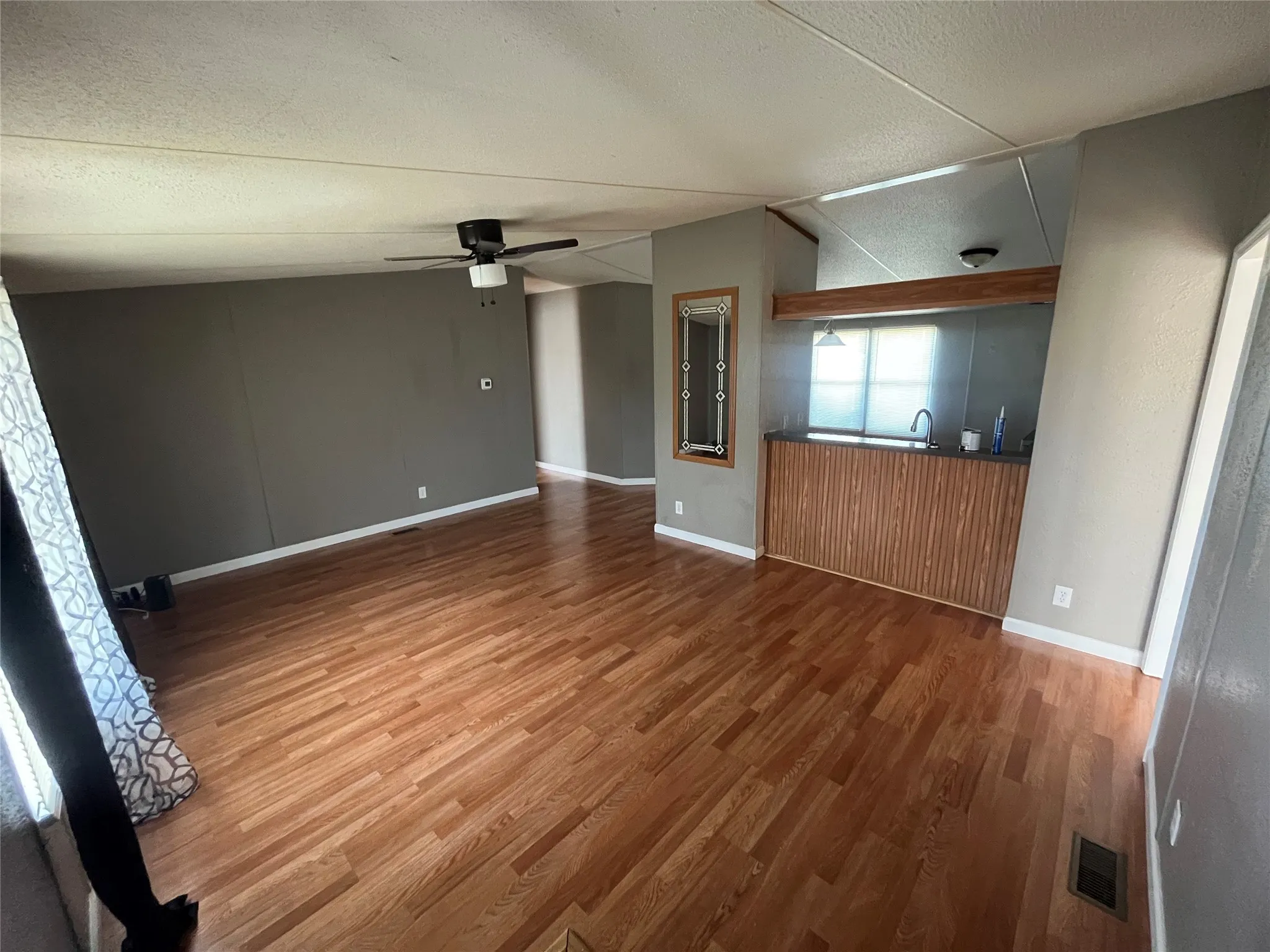 Mobile Home For Rent in Johnson County , 9204 Oklahoma Street, Joshua, Texas 76058, 3 Bedroom, 2 Bathroom, 2 Garage spaces, 1,232 Sqft, built in 2000, mls#21321253, Real Estate Agent in Joshua, Homes For Rent in Johnson county, Homes For Rent in Joshua, Realtor in Joshua Texas, Real Estate Brokerage Independent Realty Texas, Luminita Cordes Realtor