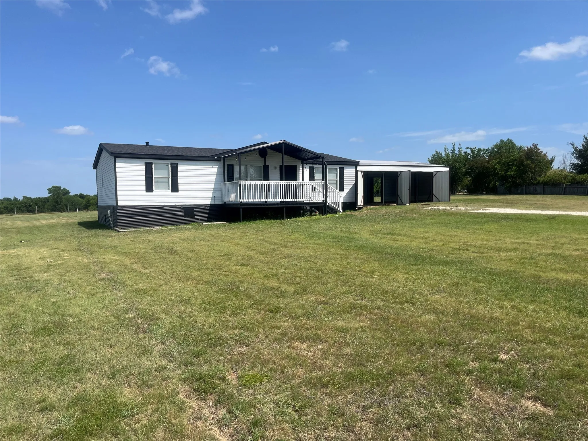 Mobile Home For Rent in Johnson County , 9204 Oklahoma Street, Joshua, Texas 76058, 3 Bedroom, 2 Bathroom, 2 Garage spaces, 1,232 Sqft, built in 2000, mls#21321253, Real Estate Agent in Joshua, Homes For Rent in Johnson county, Homes For Rent in Joshua, Realtor in Joshua Texas, Real Estate Brokerage Independent Realty Texas, Luminita Cordes Realtor