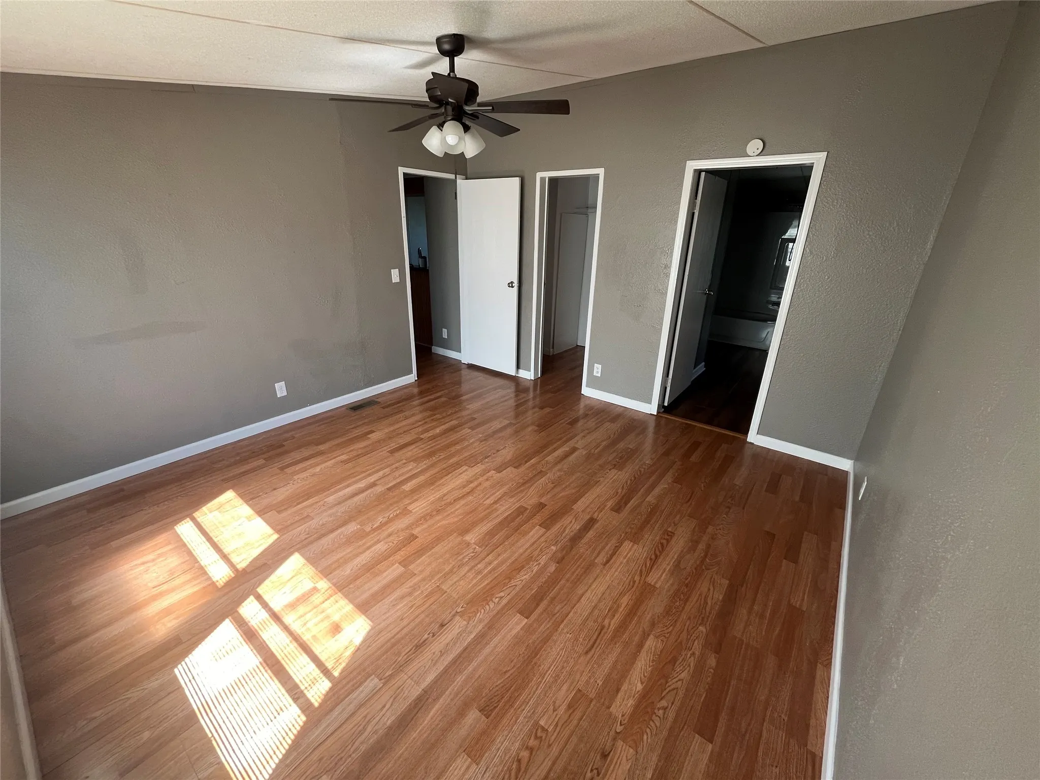 Mobile Home For Rent in Johnson County , 9204 Oklahoma Street, Joshua, Texas 76058, 3 Bedroom, 2 Bathroom, 2 Garage spaces, 1,232 Sqft, built in 2000, mls#21321253, Real Estate Agent in Joshua, Homes For Rent in Johnson county, Homes For Rent in Joshua, Realtor in Joshua Texas, Real Estate Brokerage Independent Realty Texas, Luminita Cordes Realtor