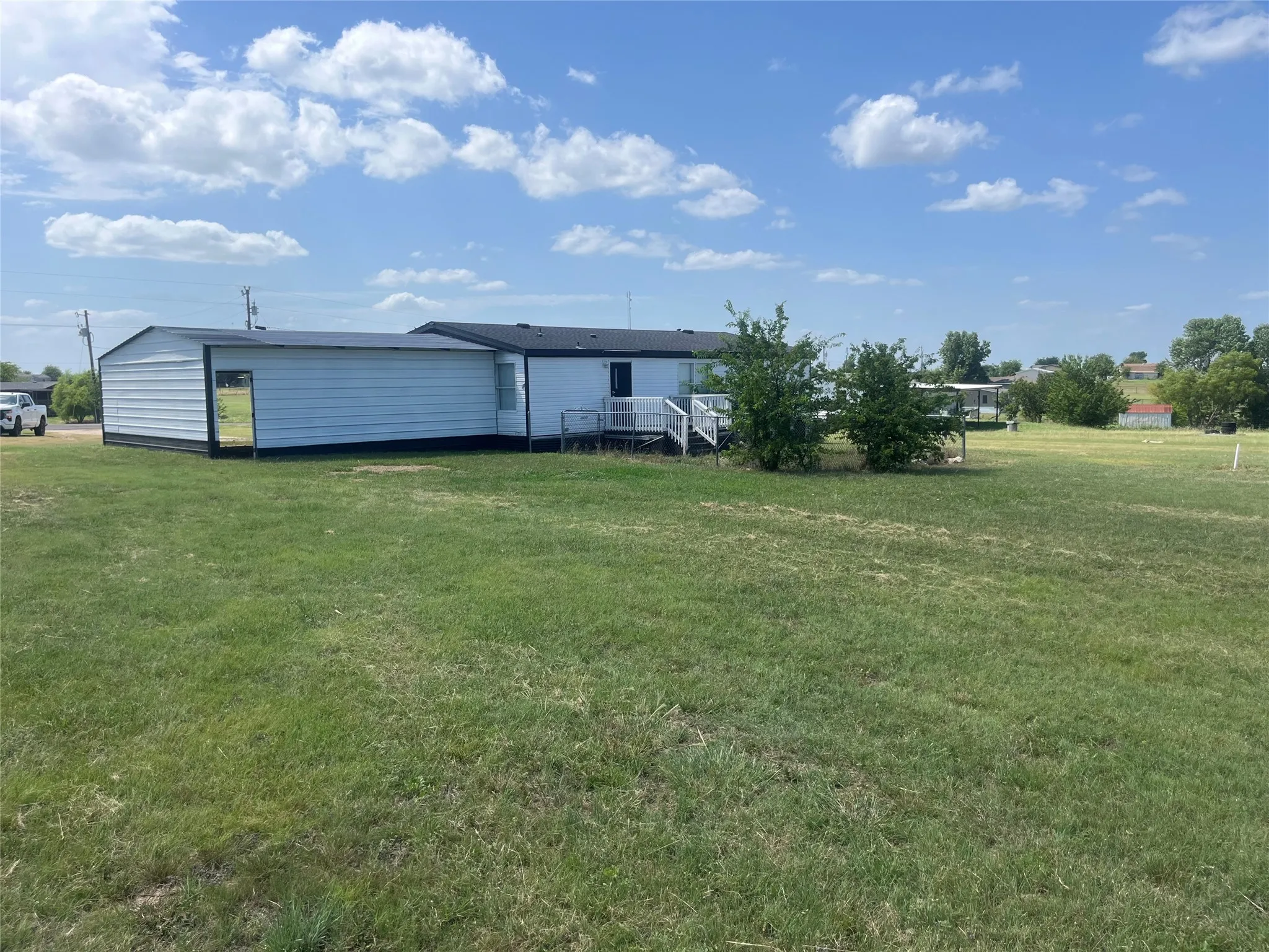 Mobile Home For Rent in Johnson County , 9204 Oklahoma Street, Joshua, Texas 76058, 3 Bedroom, 2 Bathroom, 2 Garage spaces, 1,232 Sqft, built in 2000, mls#21321253, Real Estate Agent in Joshua, Homes For Rent in Johnson county, Homes For Rent in Joshua, Realtor in Joshua Texas, Real Estate Brokerage Independent Realty Texas, Luminita Cordes Realtor