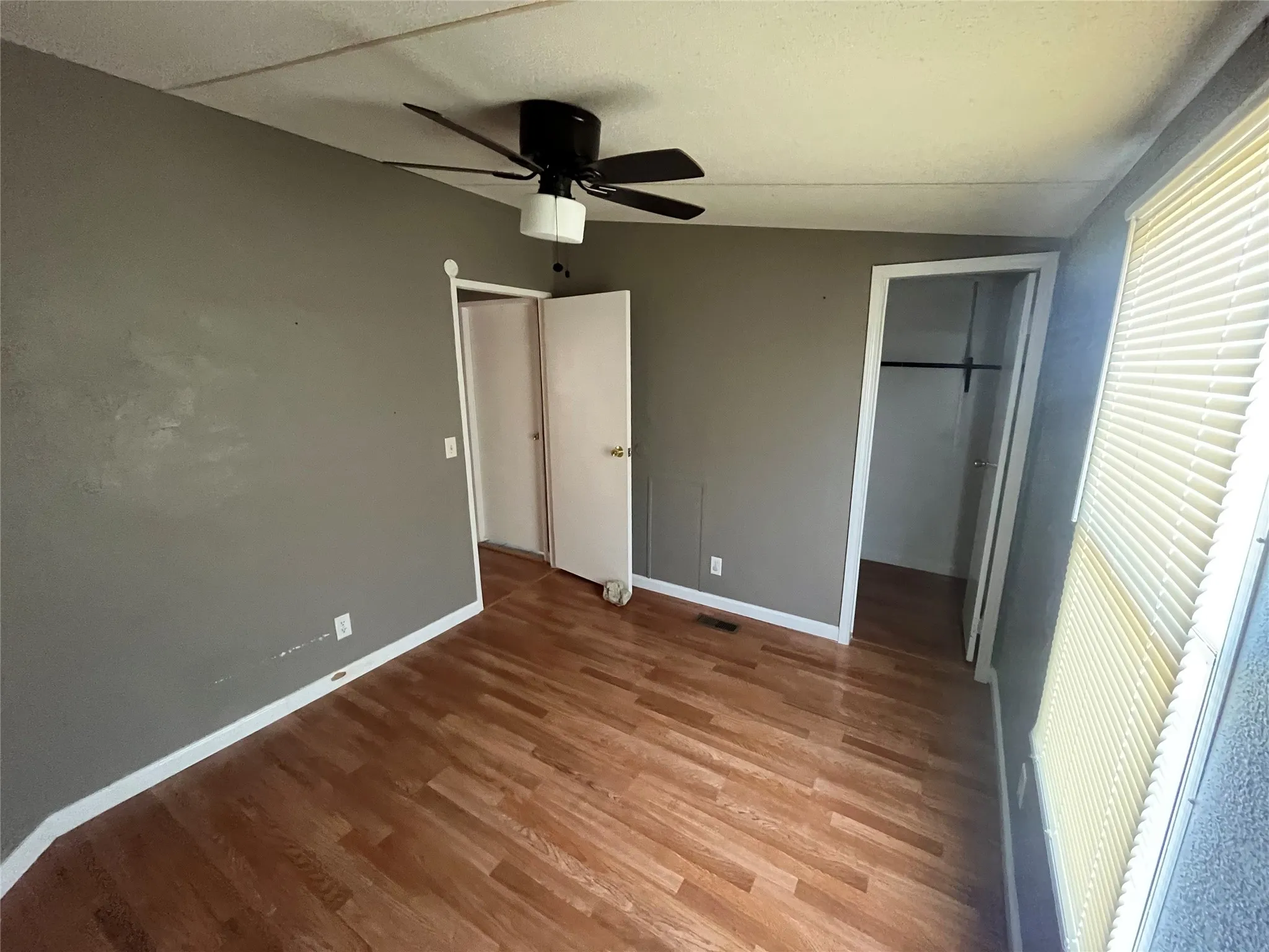 Mobile Home For Rent in Johnson County , 9204 Oklahoma Street, Joshua, Texas 76058, 3 Bedroom, 2 Bathroom, 2 Garage spaces, 1,232 Sqft, built in 2000, mls#21321253, Real Estate Agent in Joshua, Homes For Rent in Johnson county, Homes For Rent in Joshua, Realtor in Joshua Texas, Real Estate Brokerage Independent Realty Texas, Luminita Cordes Realtor