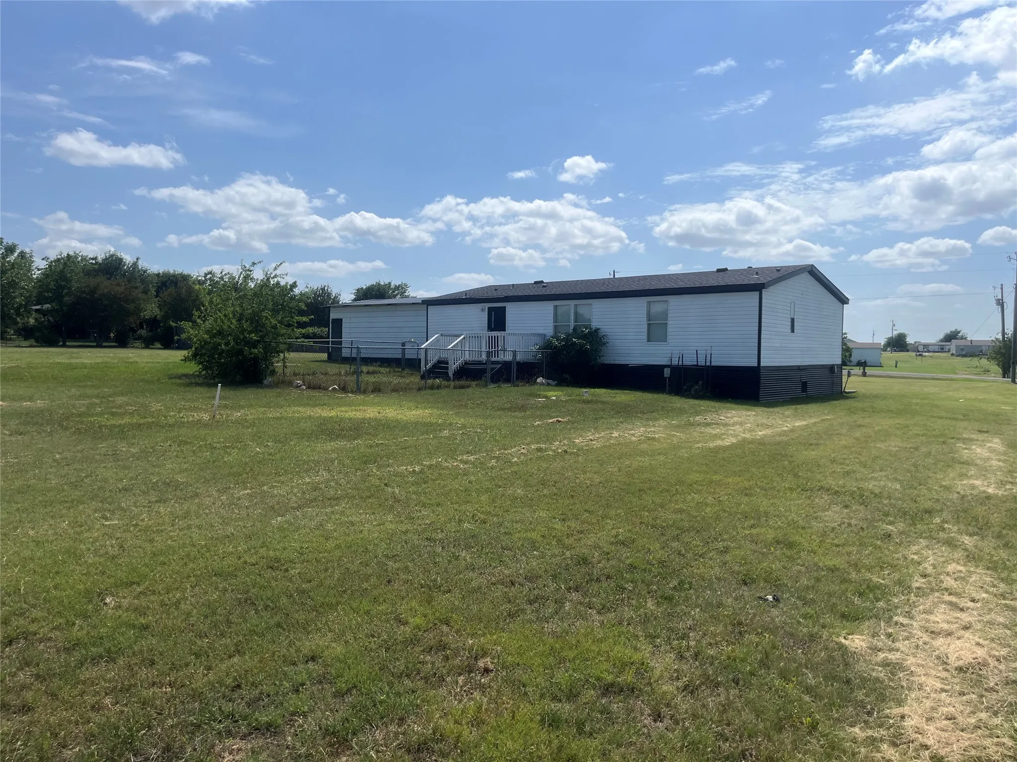 Mobile Home For Rent in Johnson County , 9204 Oklahoma Street, Joshua, Texas 76058, 3 Bedroom, 2 Bathroom, 2 Garage spaces, 1,232 Sqft, built in 2000, mls#21321253, Real Estate Agent in Joshua, Homes For Rent in Johnson county, Homes For Rent in Joshua, Realtor in Joshua Texas, Real Estate Brokerage Independent Realty Texas, Luminita Cordes Realtor