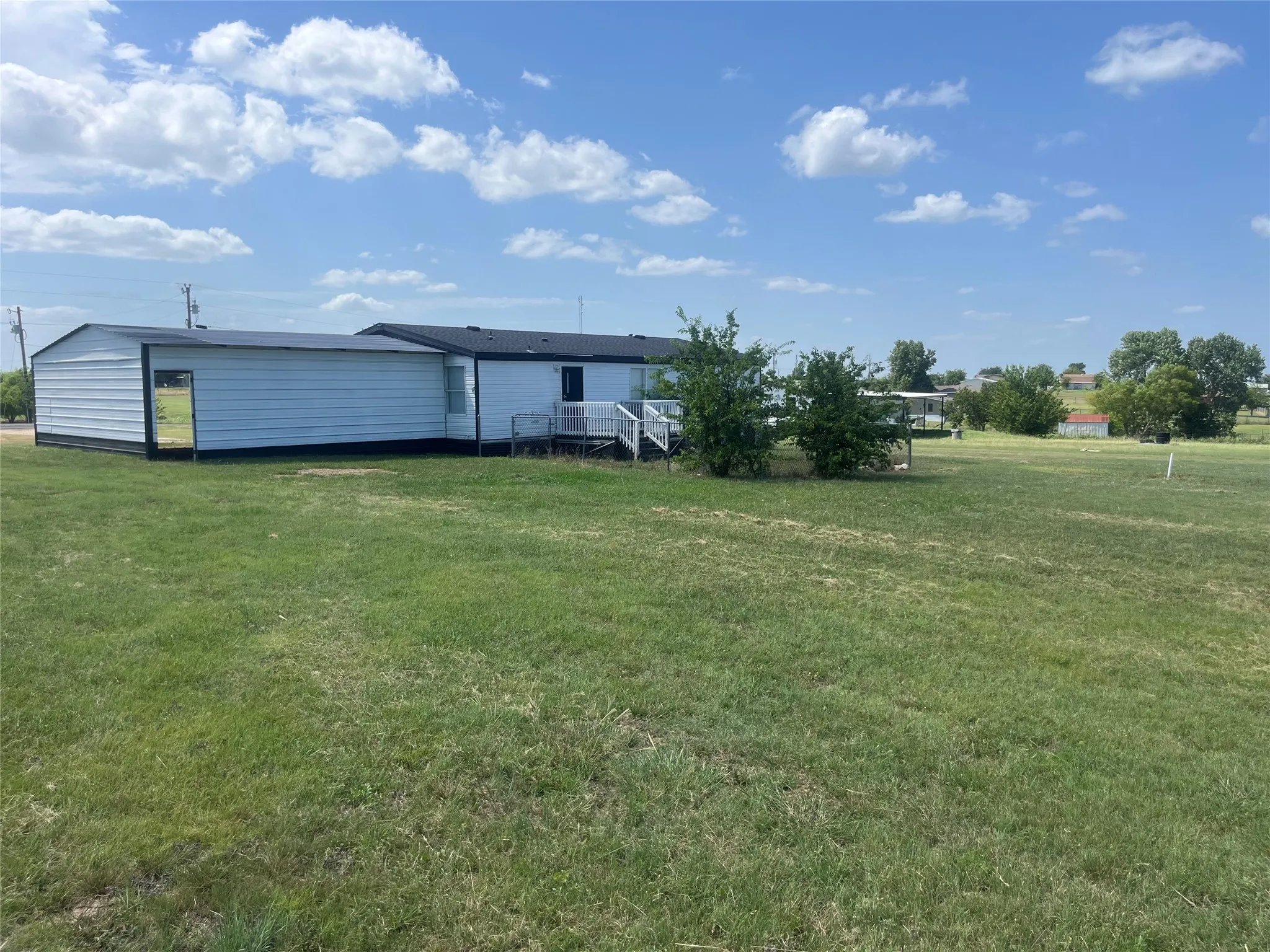 Mobile Home For Rent in Johnson County , 9204 Oklahoma Street, Joshua, Texas 76058, 3 Bedroom, 2 Bathroom, 2 Garage spaces, 1,232 Sqft, built in 2000, mls#21321253, Real Estate Agent in Joshua, Homes For Rent in Johnson county, Homes For Rent in Joshua, Realtor in Joshua Texas, Real Estate Brokerage Independent Realty Texas, Luminita Cordes Realtor