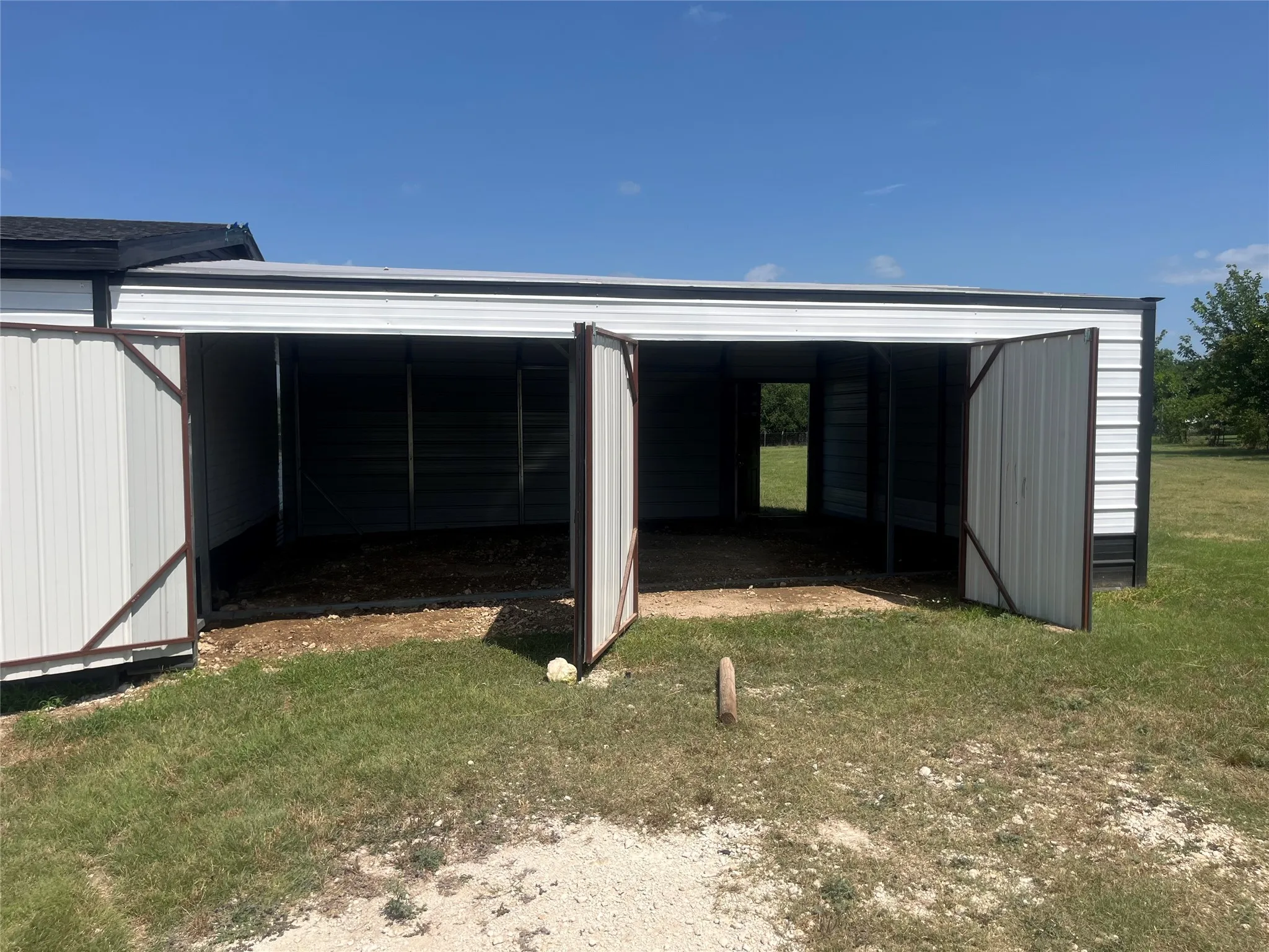 Mobile Home For Rent in Johnson County , 9204 Oklahoma Street, Joshua, Texas 76058, 3 Bedroom, 2 Bathroom, 2 Garage spaces, 1,232 Sqft, built in 2000, mls#21321253, Real Estate Agent in Joshua, Homes For Rent in Johnson county, Homes For Rent in Joshua, Realtor in Joshua Texas, Real Estate Brokerage Independent Realty Texas, Luminita Cordes Realtor